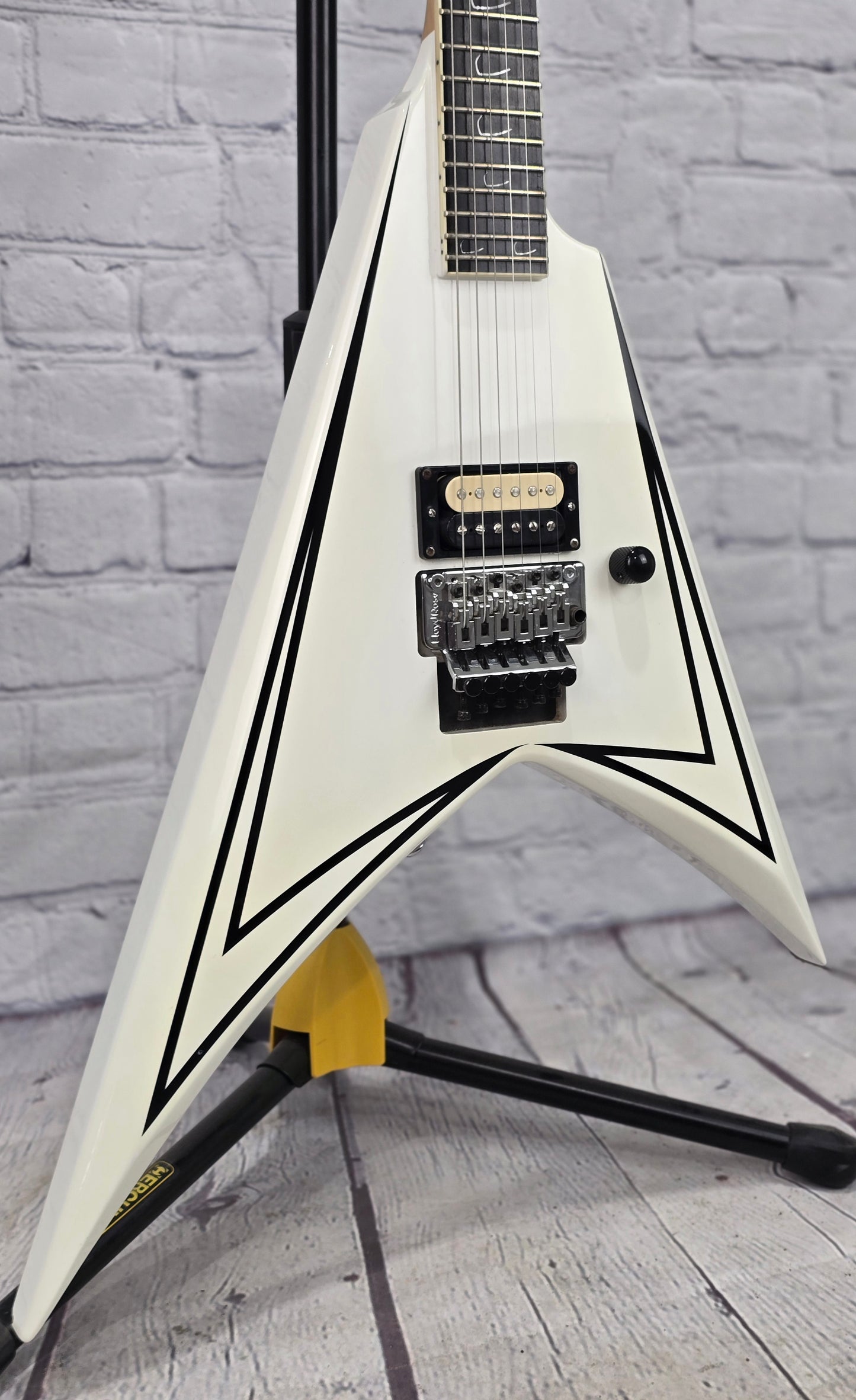 USED ESP LTD Alexi-600 Scythe Alexi Laiho V 6 String Electric Guitar Gloss White