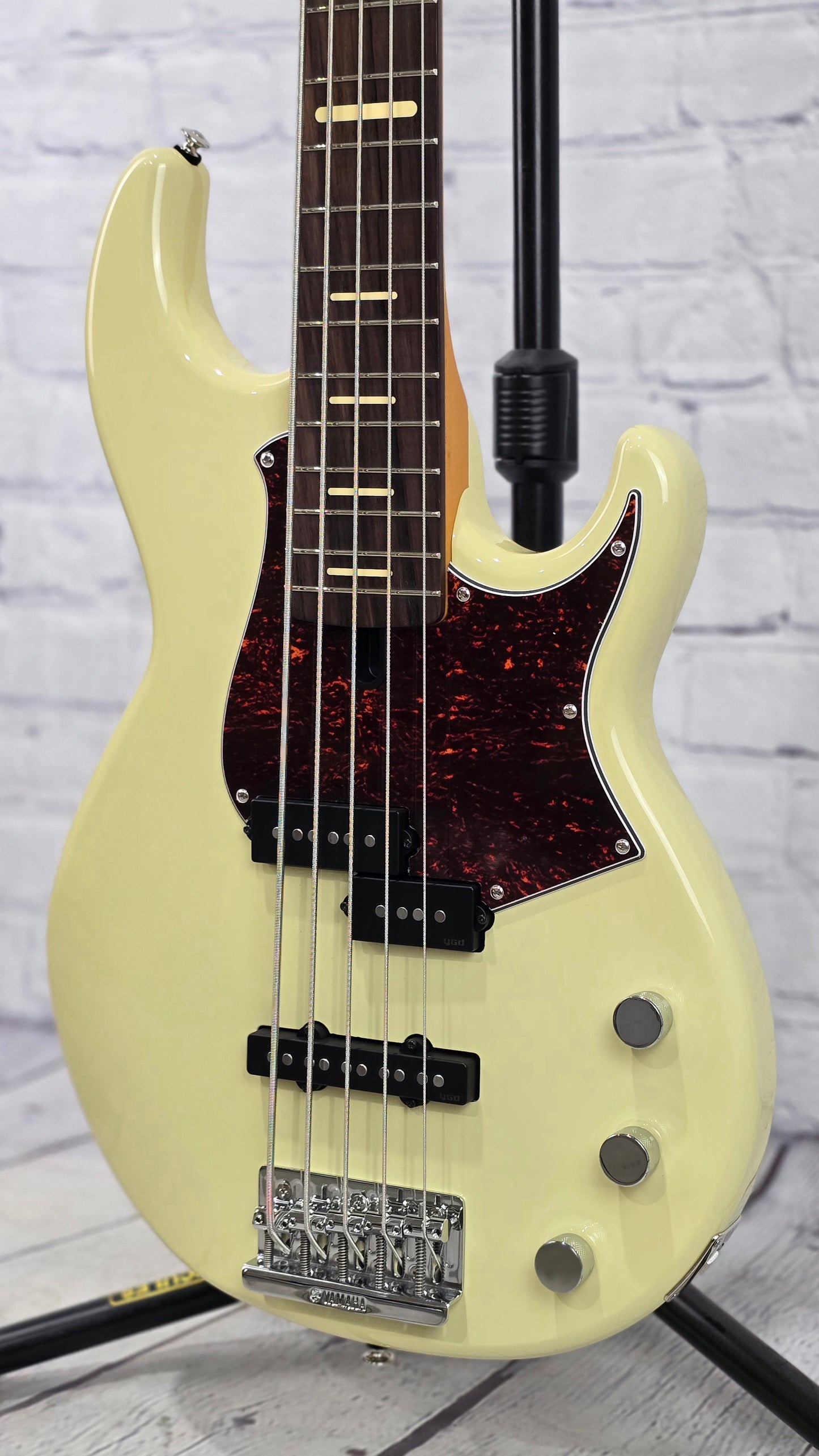 Yamaha BBP35II VW Professional 5 String Bass Guitar Vintage White Japan