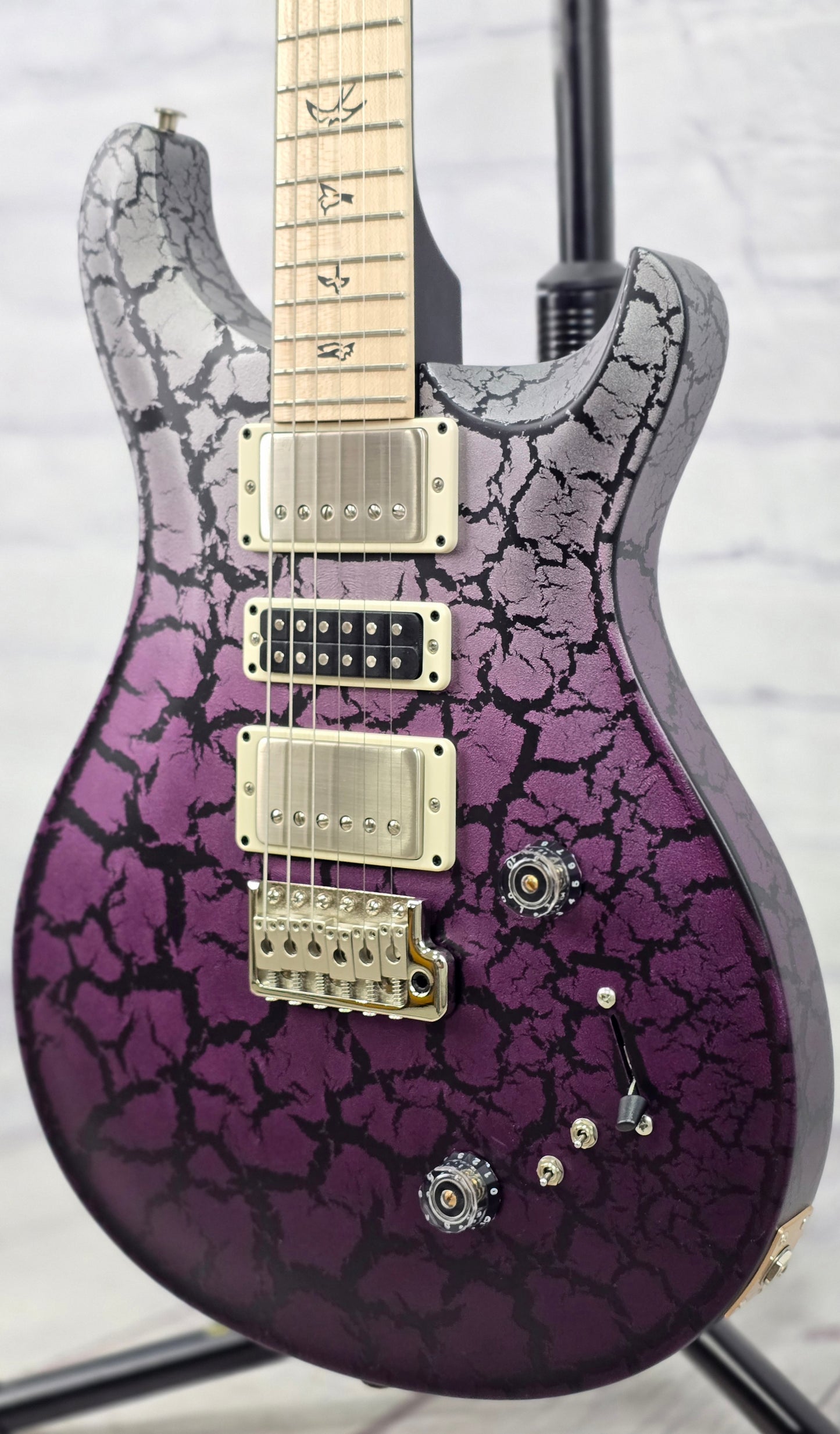 Paul Reed Smith PRS Guitars Swamp Ash Special Electric Guitar Sprayer's Choice Silver Fuscia Fade Crackle
