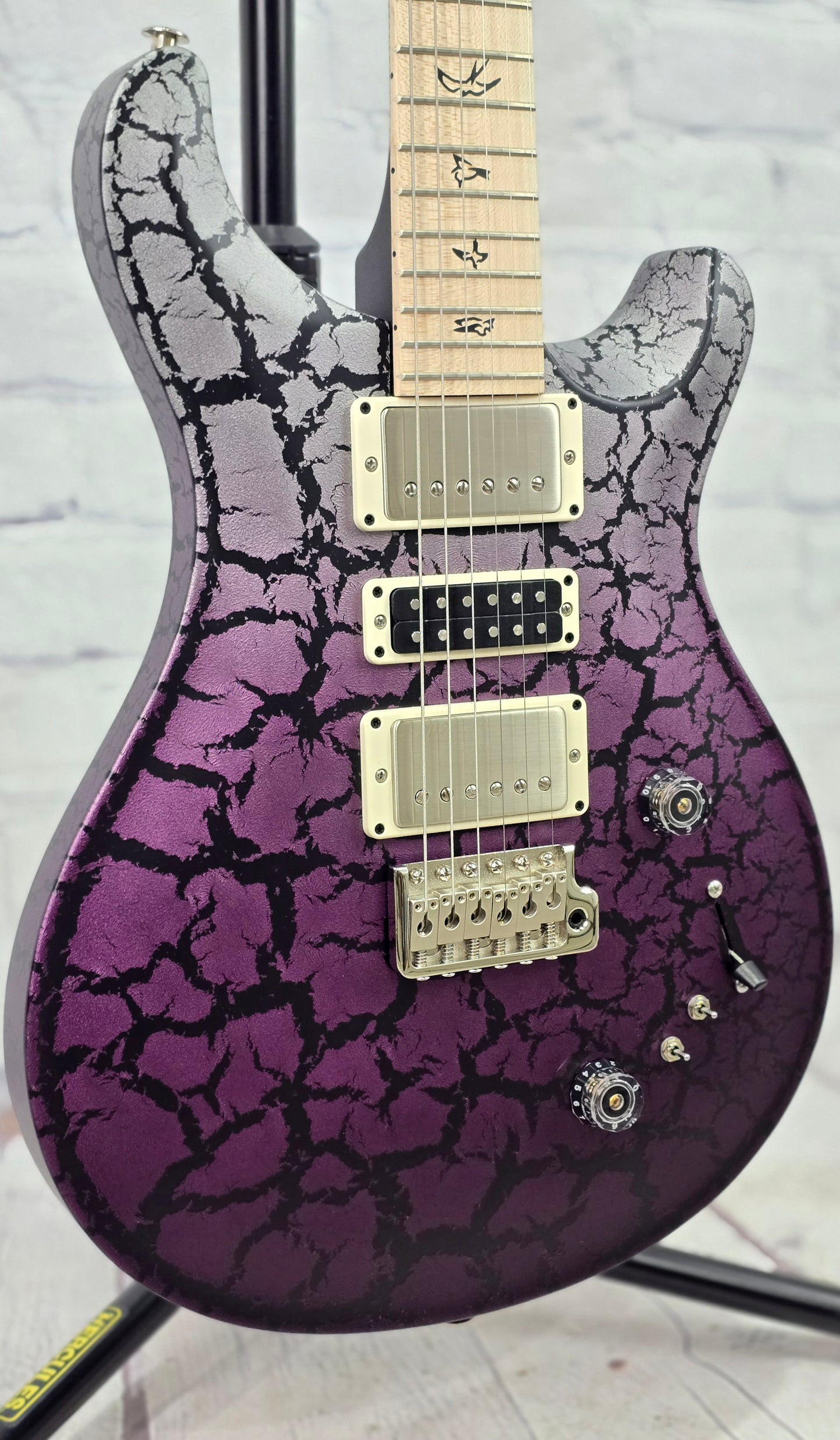 Paul Reed Smith PRS Guitars Swamp Ash Special Electric Guitar Sprayer's Choice Silver Fuscia Fade Crackle