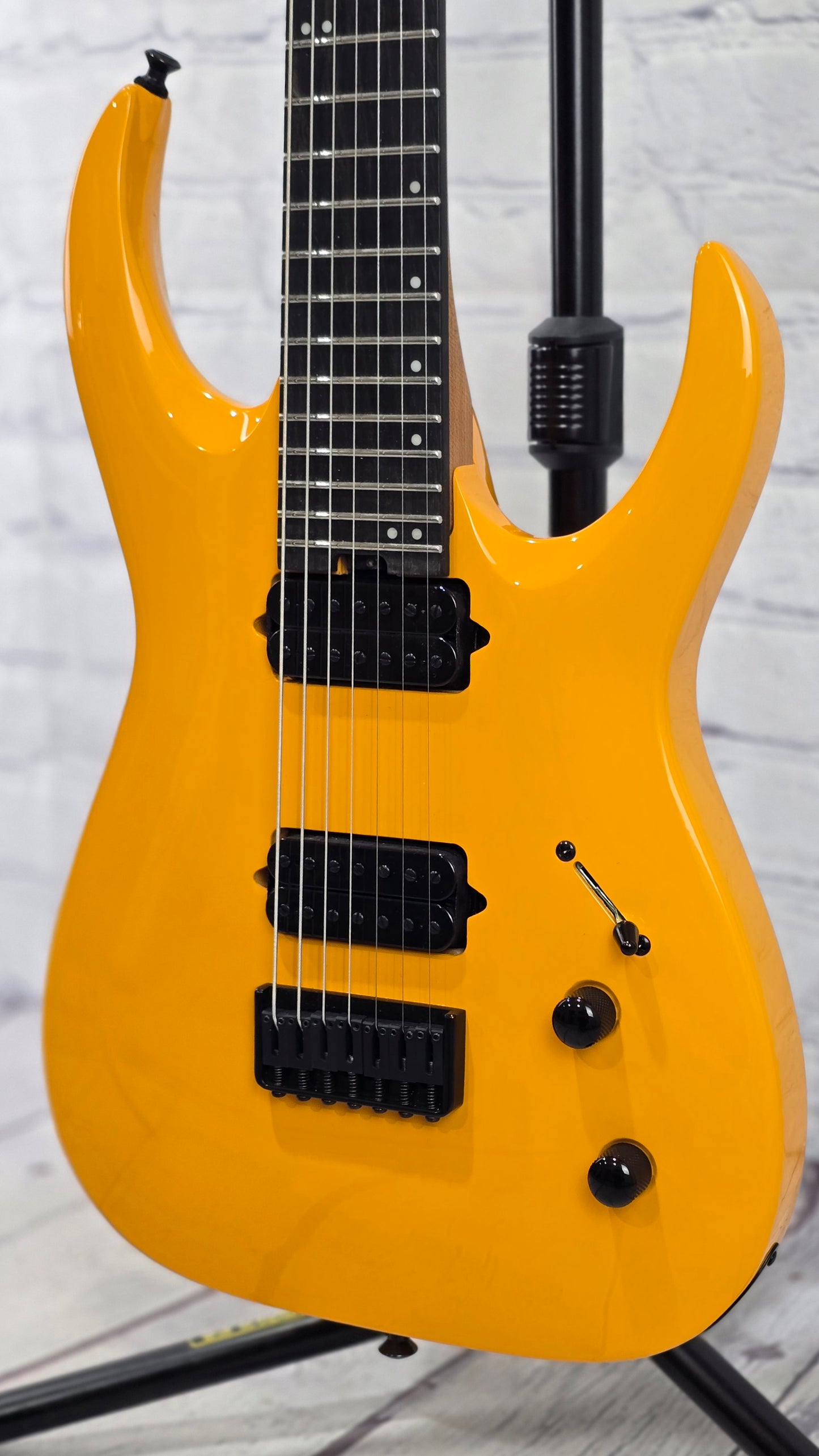 Jackson Guitars Pro Plus Misha Mansoor Juggernaut HT7 7 String Electric Guitar Signal Yellow
