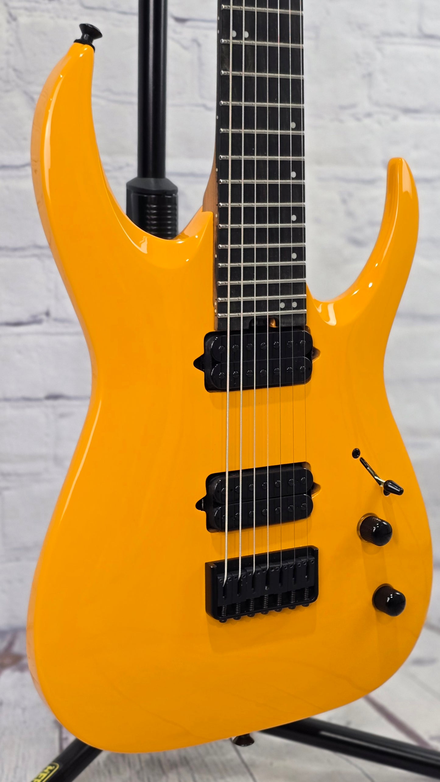 Jackson Guitars Pro Plus Misha Mansoor Juggernaut HT7 7 String Electric Guitar Signal Yellow