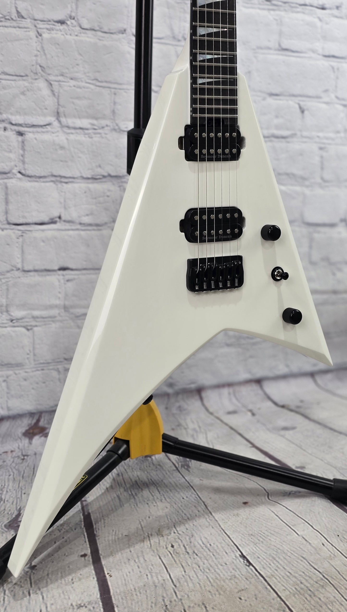 Jackson Guitars American Series Rhoads RR24 HT 6 String Electric Guitar Snow White
