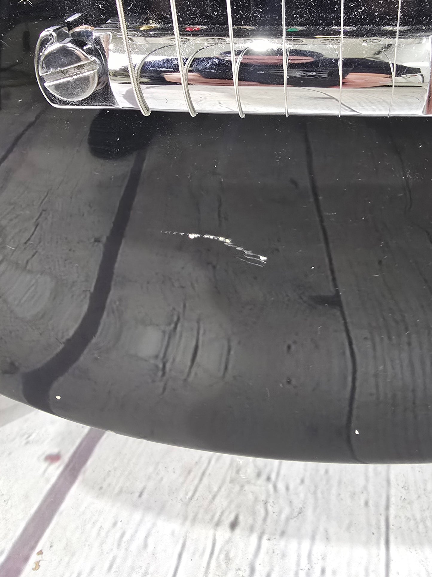 USED Gibson Les Paul Studio 6 String Electric Guitar Gloss Black 1996