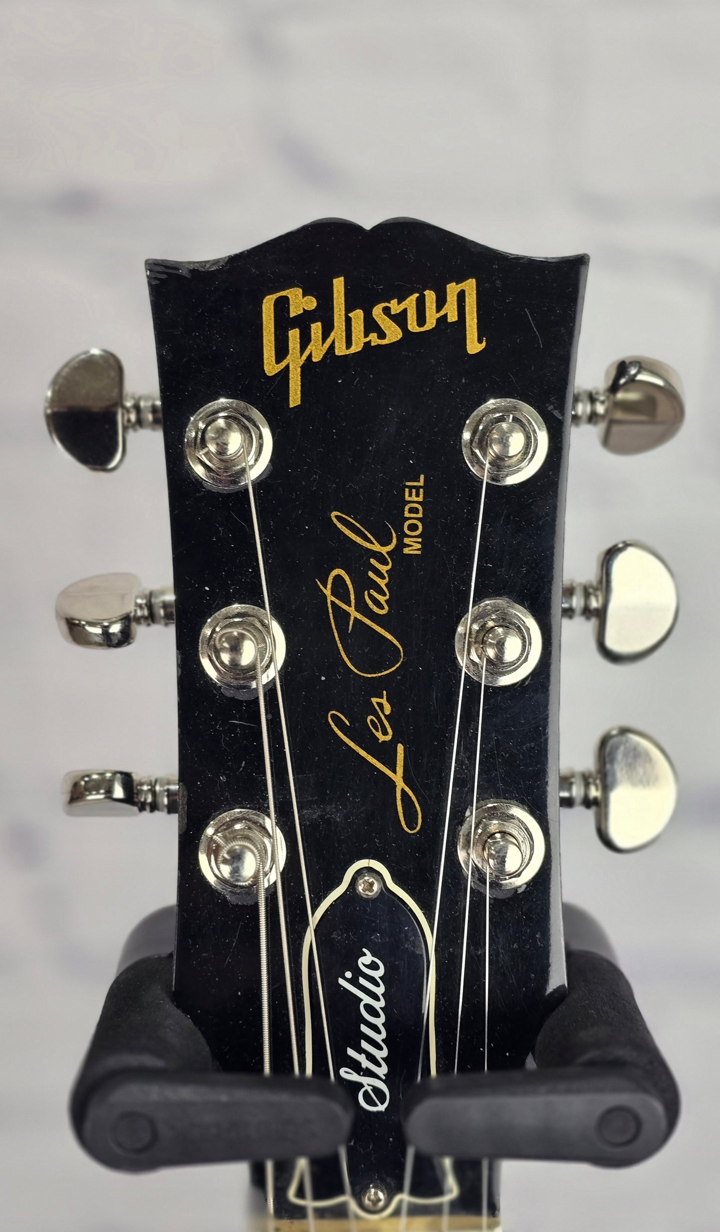 USED Gibson Les Paul Studio 6 String Electric Guitar Gloss Black 1996