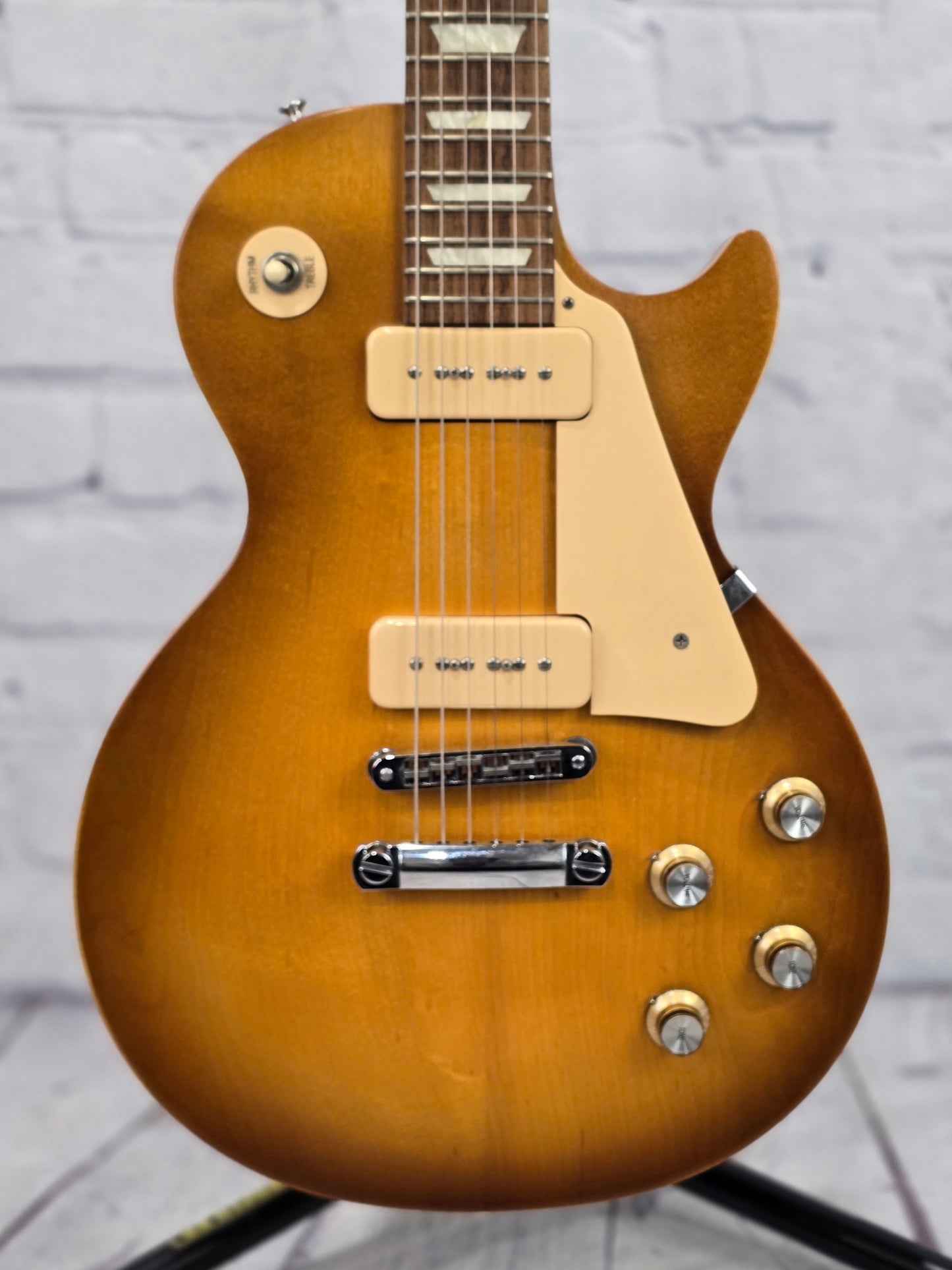 USED Gibson Les Paul 60s Tribute 6 String Electric Guitar Honey Burst Satin