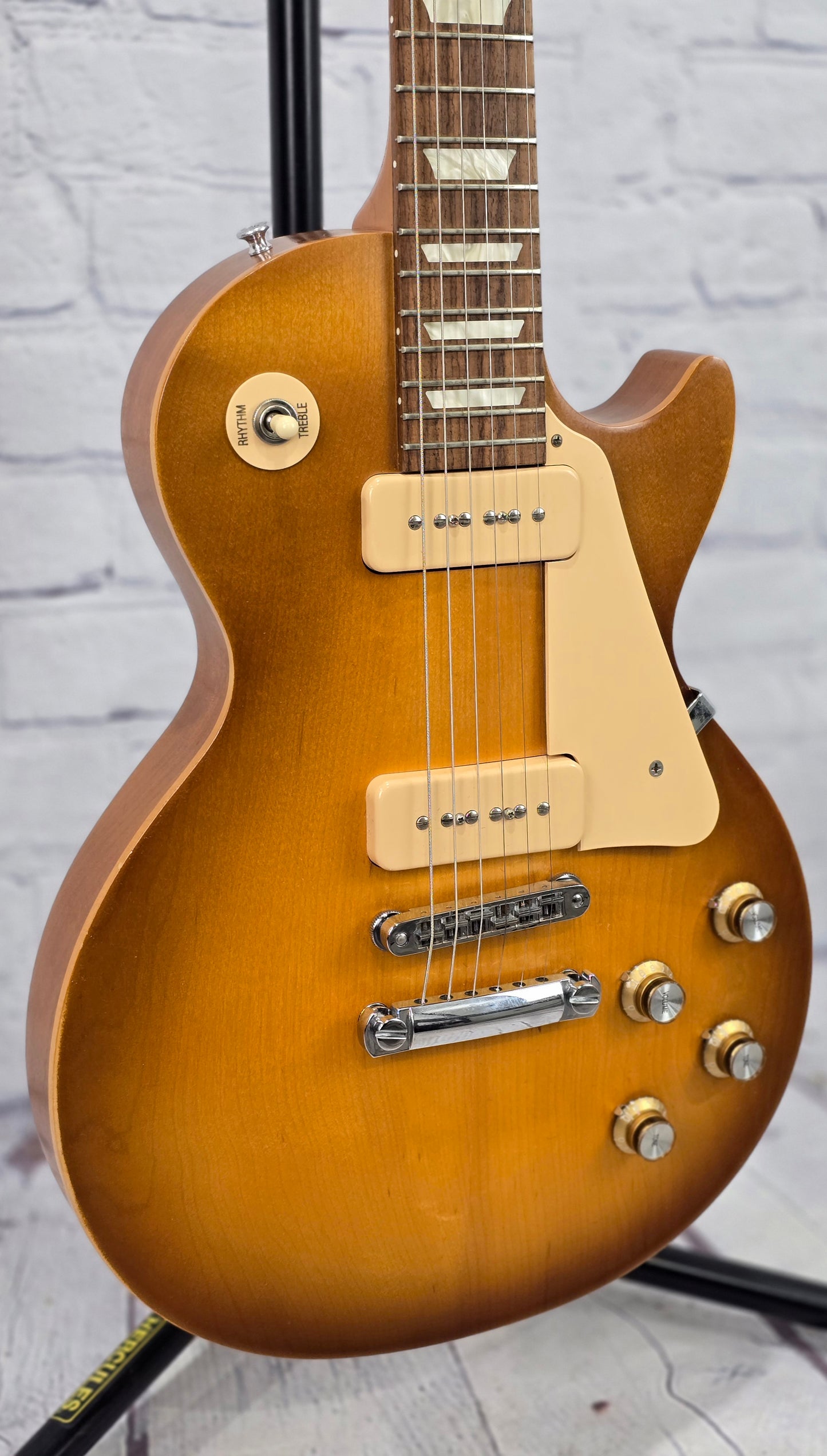 USED Gibson Les Paul 60s Tribute 6 String Electric Guitar Honey Burst Satin