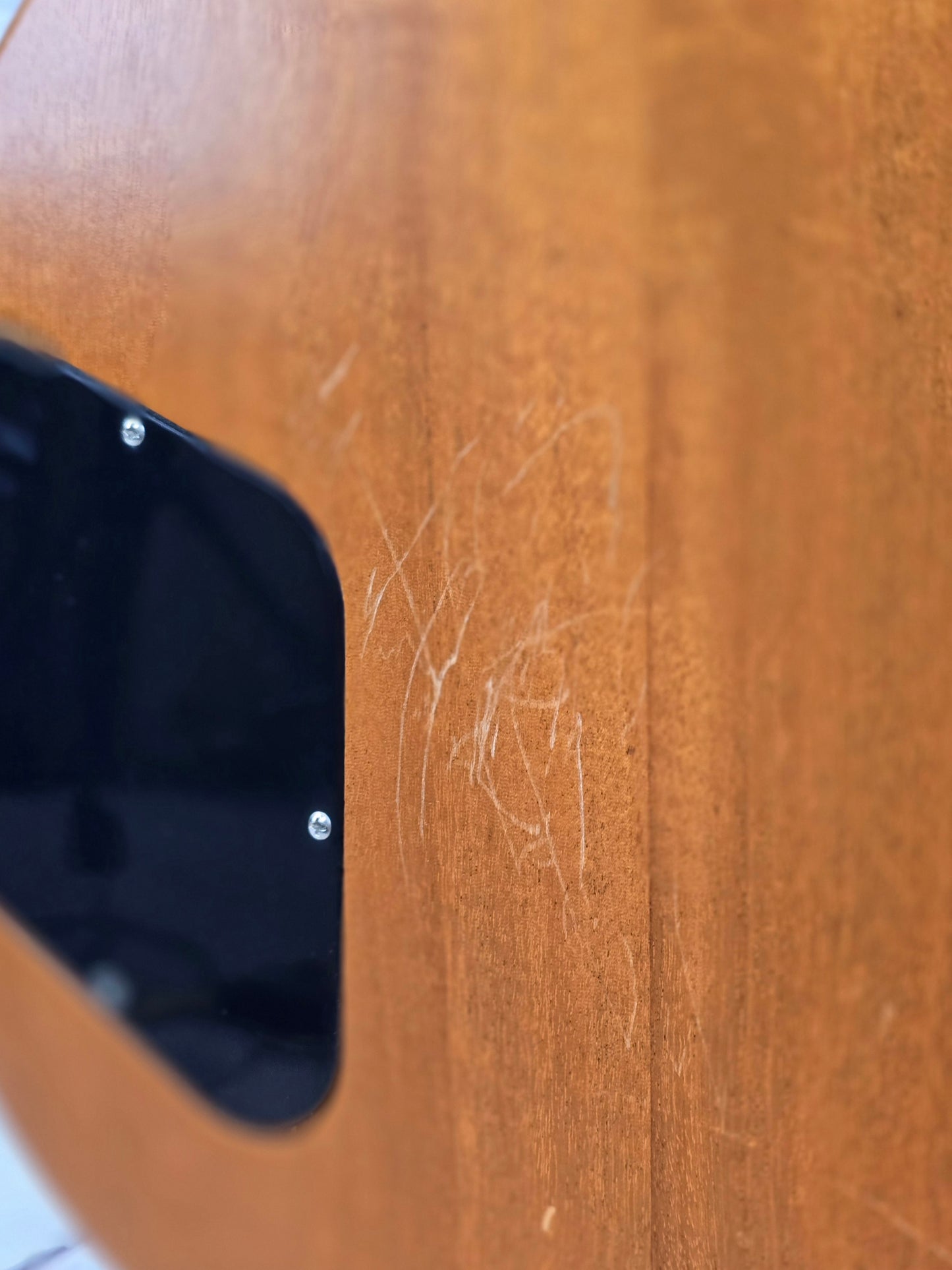 USED Gibson Les Paul 60s Tribute 6 String Electric Guitar Honey Burst Satin