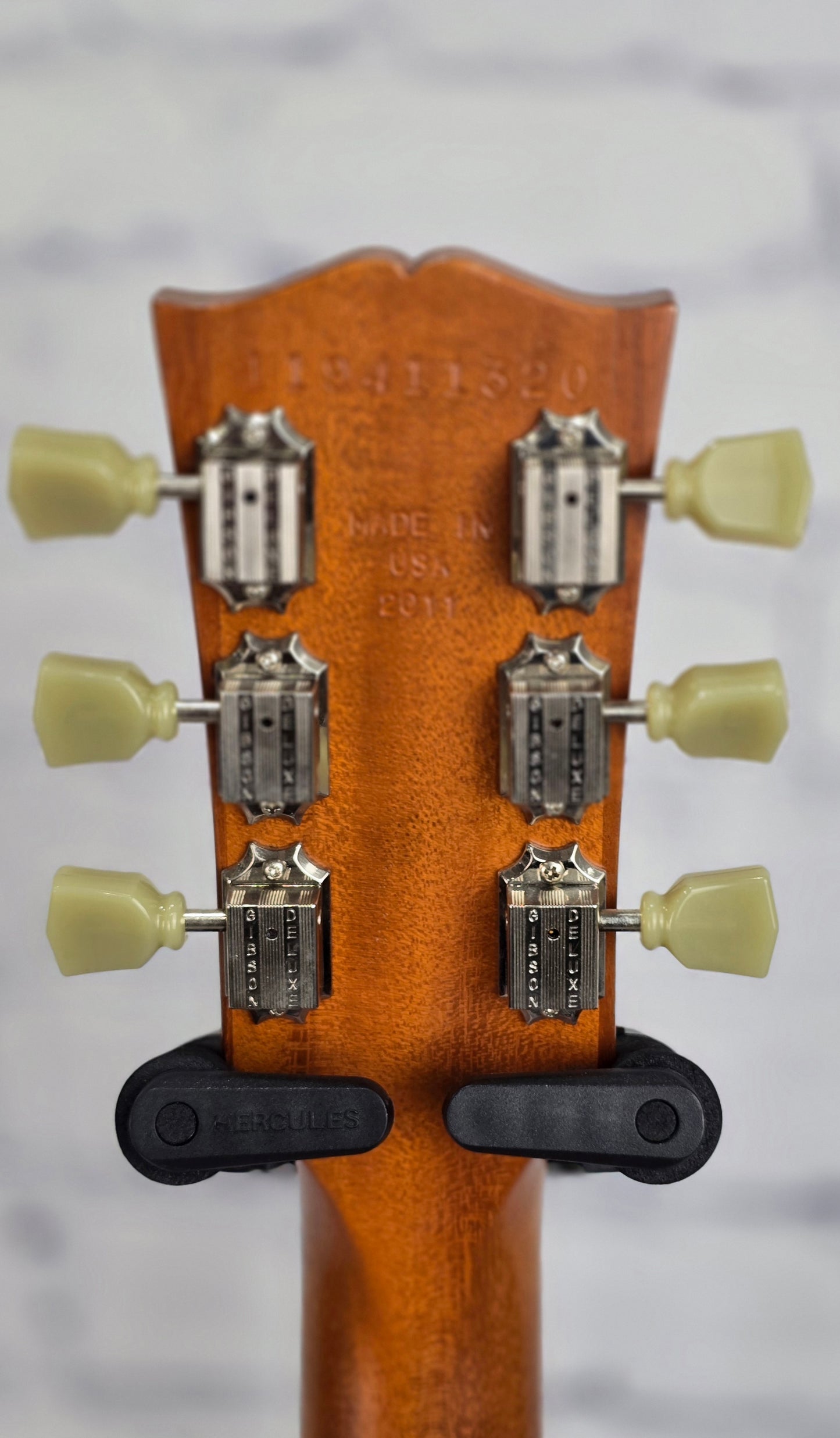 USED Gibson Les Paul 60s Tribute 6 String Electric Guitar Honey Burst Satin