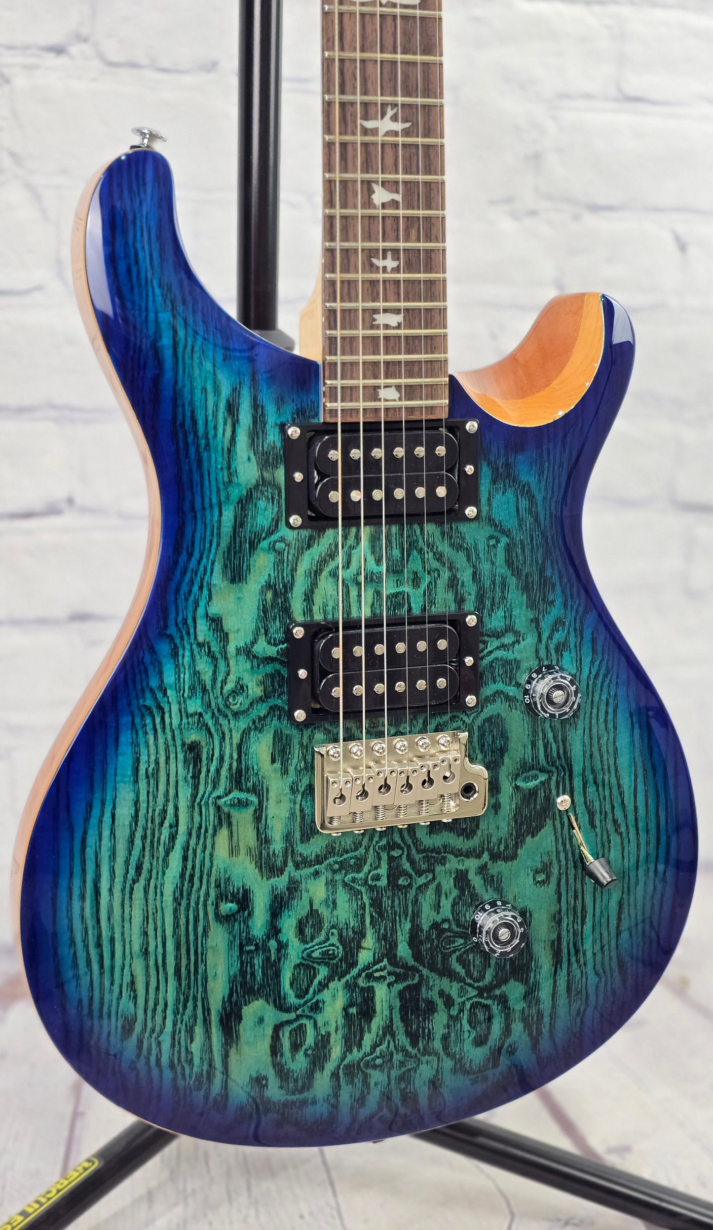 Paul Reed Smith PRS SE Custom 24 Burled Ash Limited Edition Electric Guitar Lake Blue
