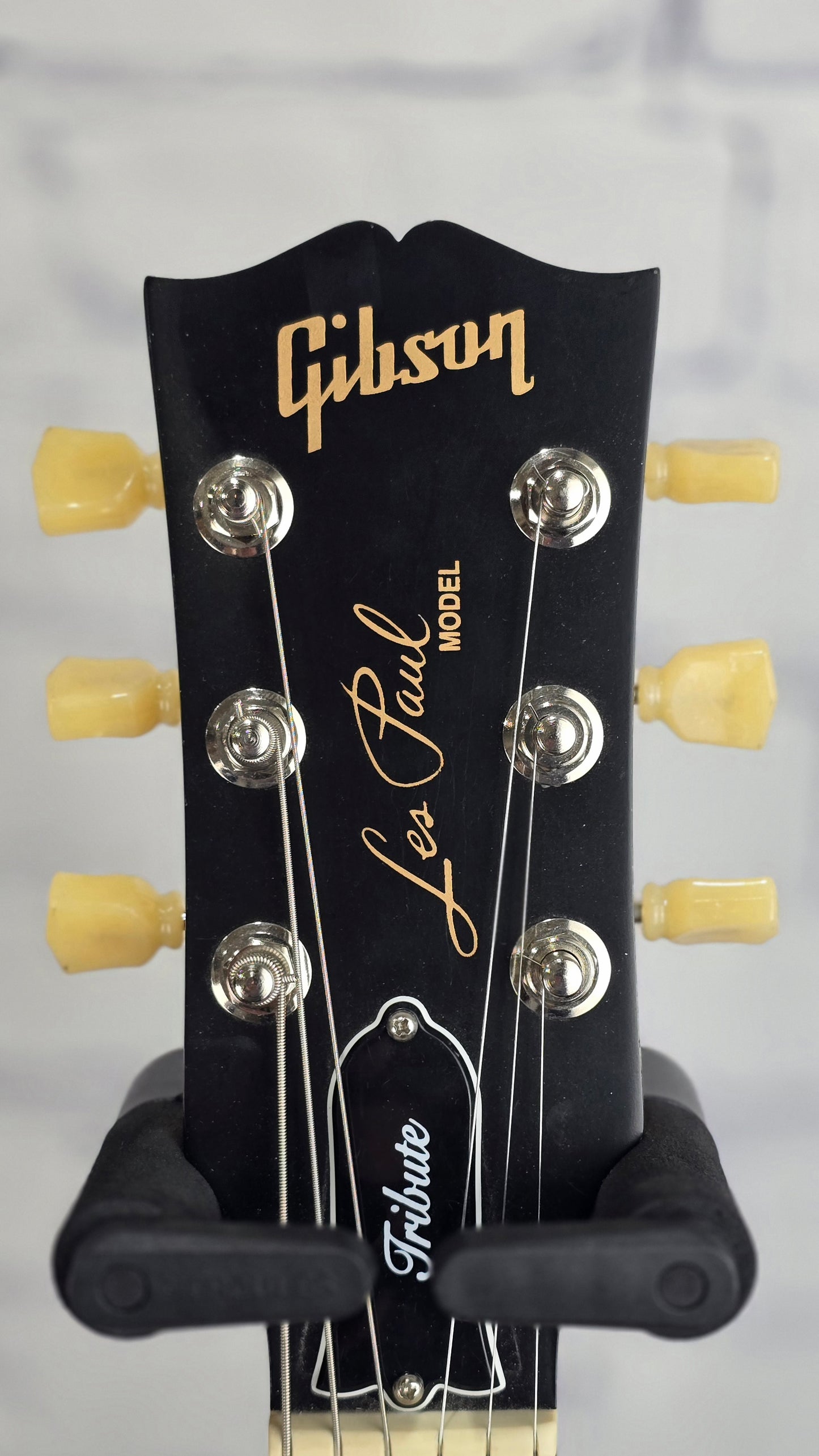 USED Gibson Les Paul Tribute 6 String Electric Guitar Tobacco Burst Satin