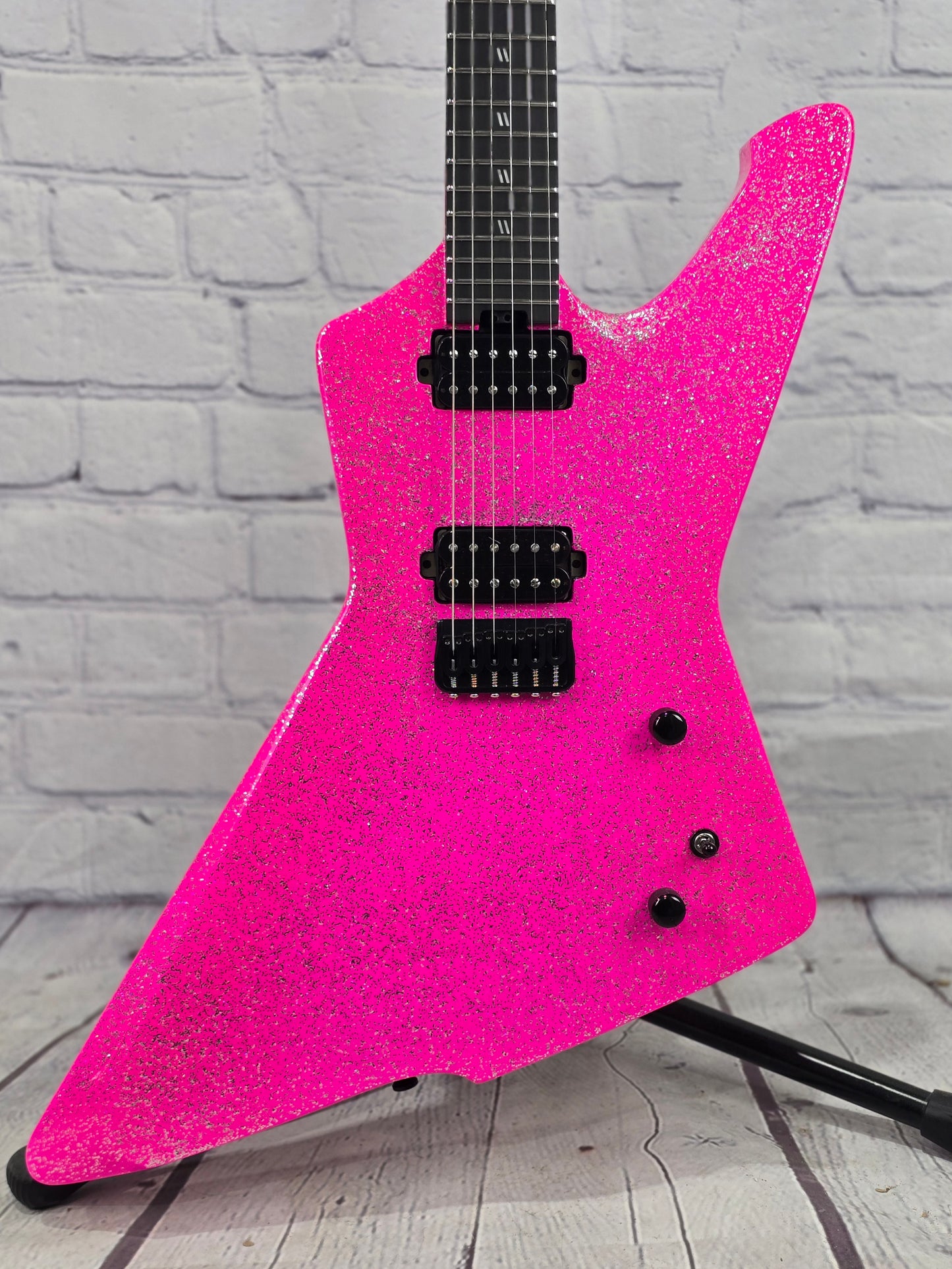 Sully Guitars Conspiracy Series Elita 6 String Electric Guitar Guitarbie Sparkle Pink