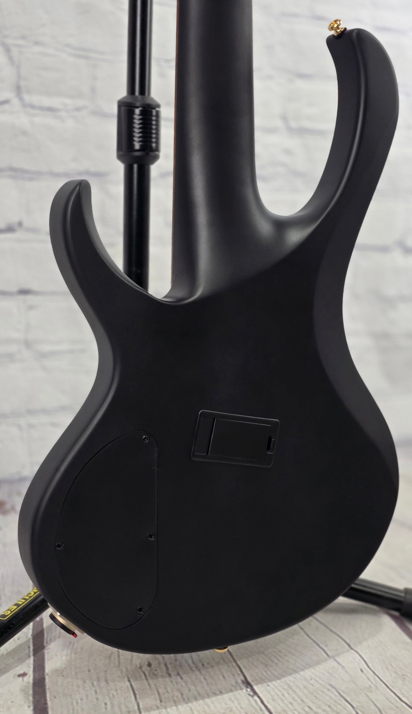 Ibanez Bass Workshop BTB605LM BKF 5 String Multiscale Bass Black Flat