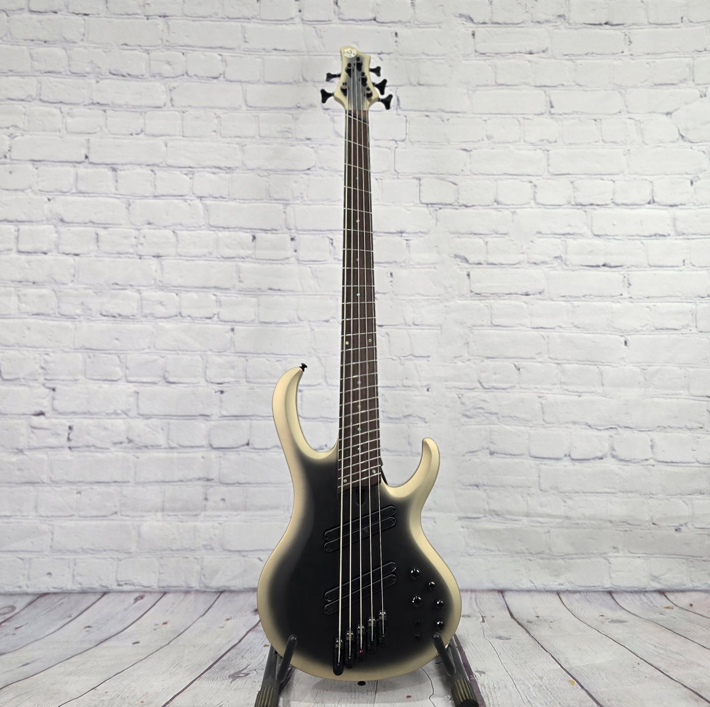 Ibanez Bass Workshop BTB605MS SOM 5 String Multiscale Bass Solar Eclipse Matte