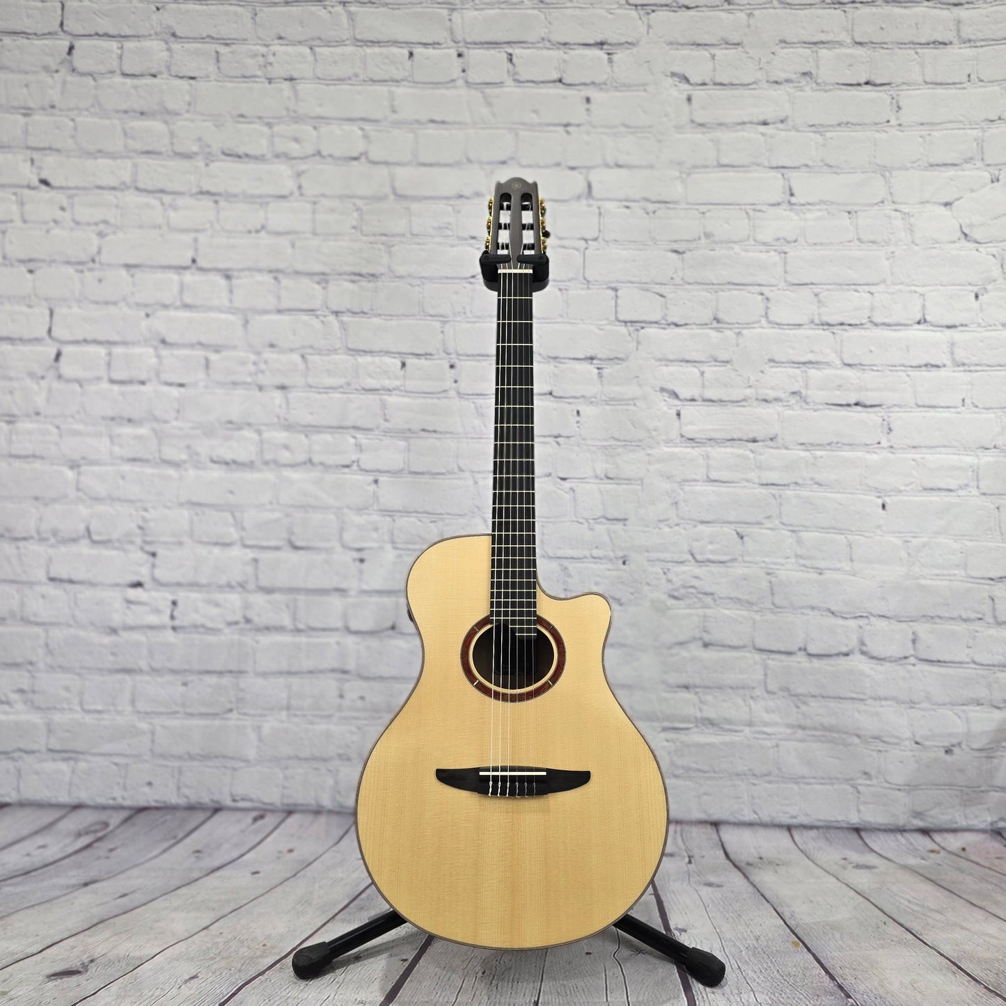 Yamaha NTX5 Nylon String Classical Acoustic Guitar Natural Spruce Top