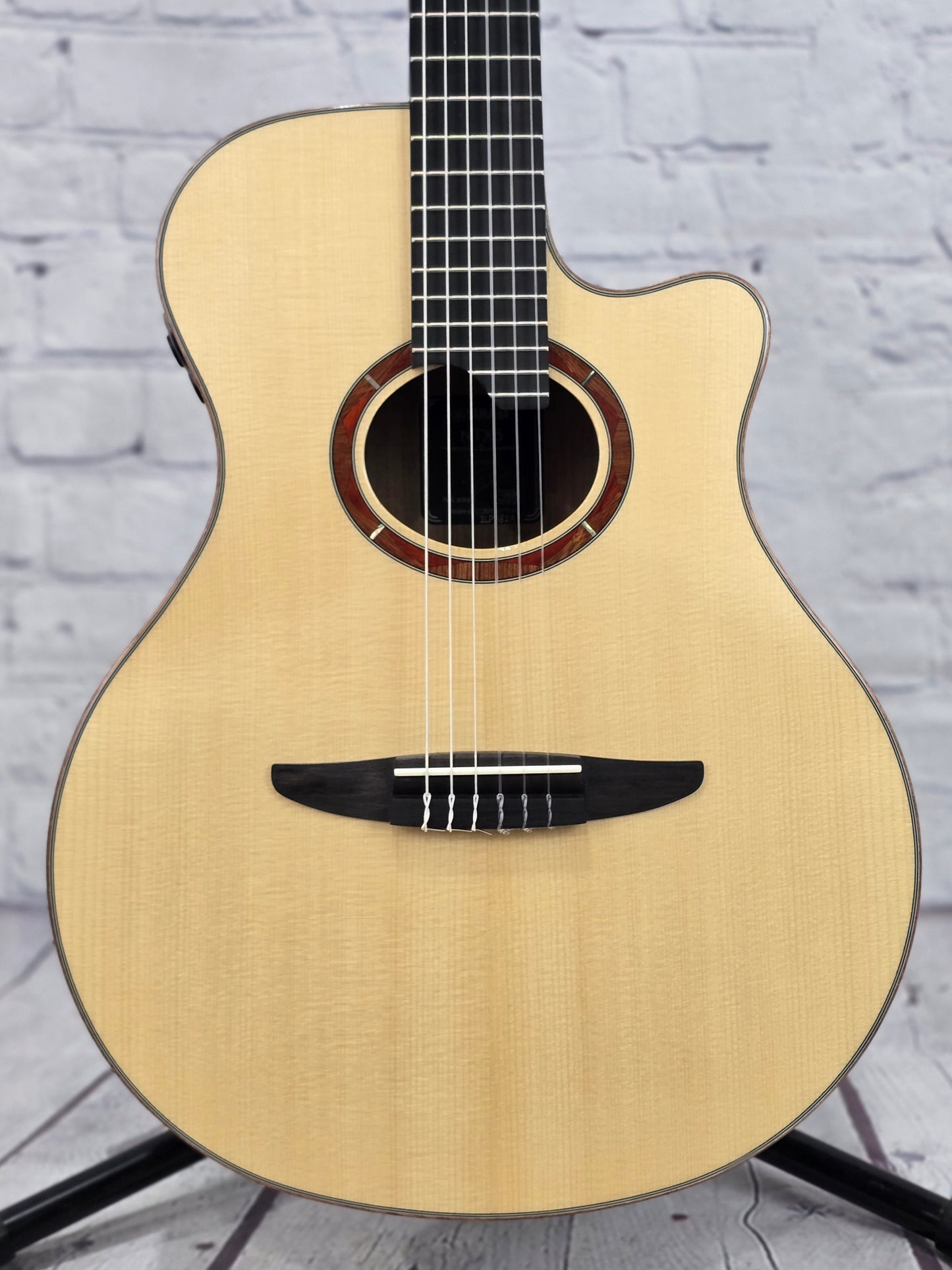 Yamaha NTX5 Nylon String Classical Acoustic Guitar Natural Spruce Top