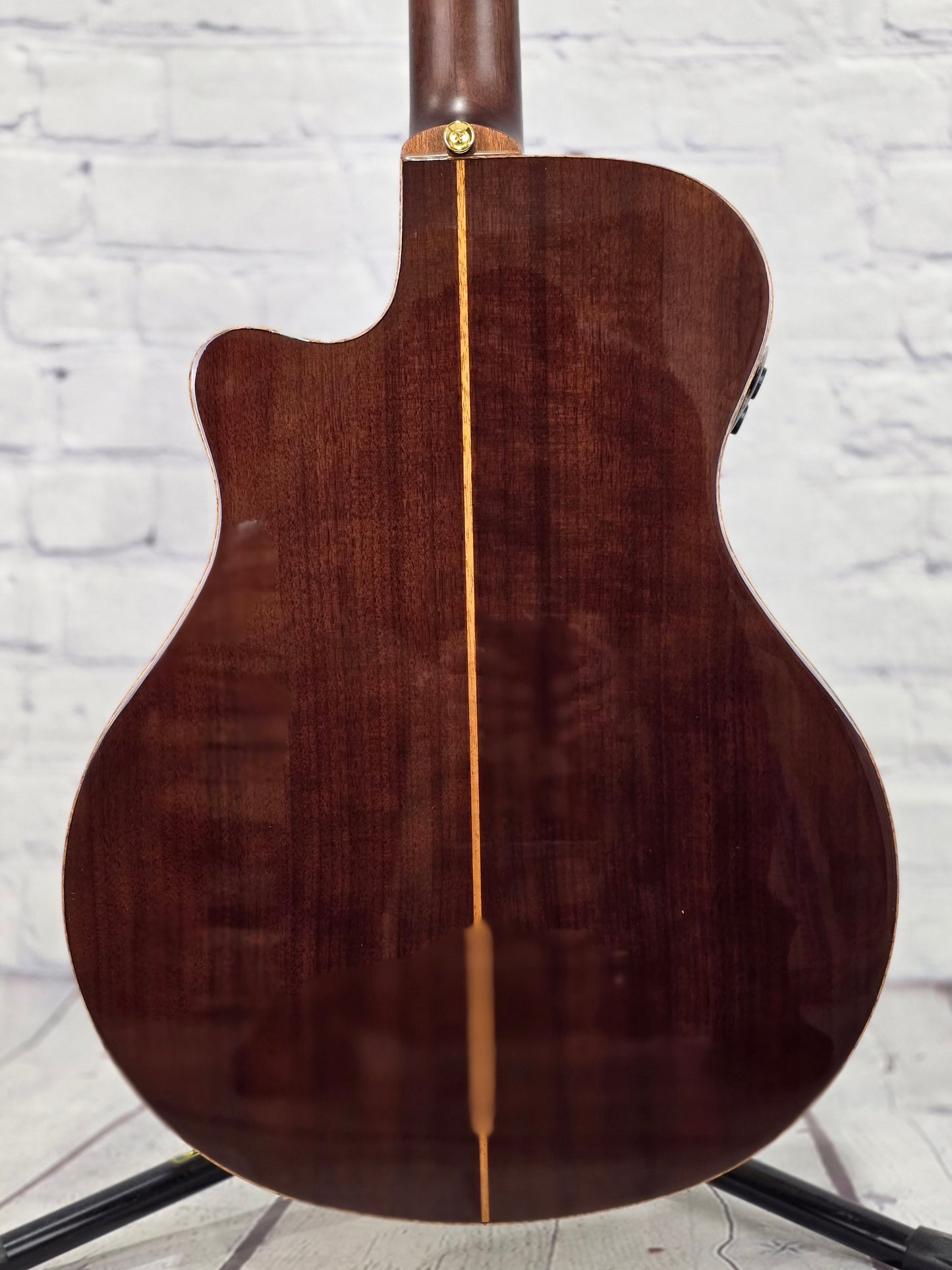 Yamaha NTX5 Nylon String Classical Acoustic Guitar Natural Spruce Top