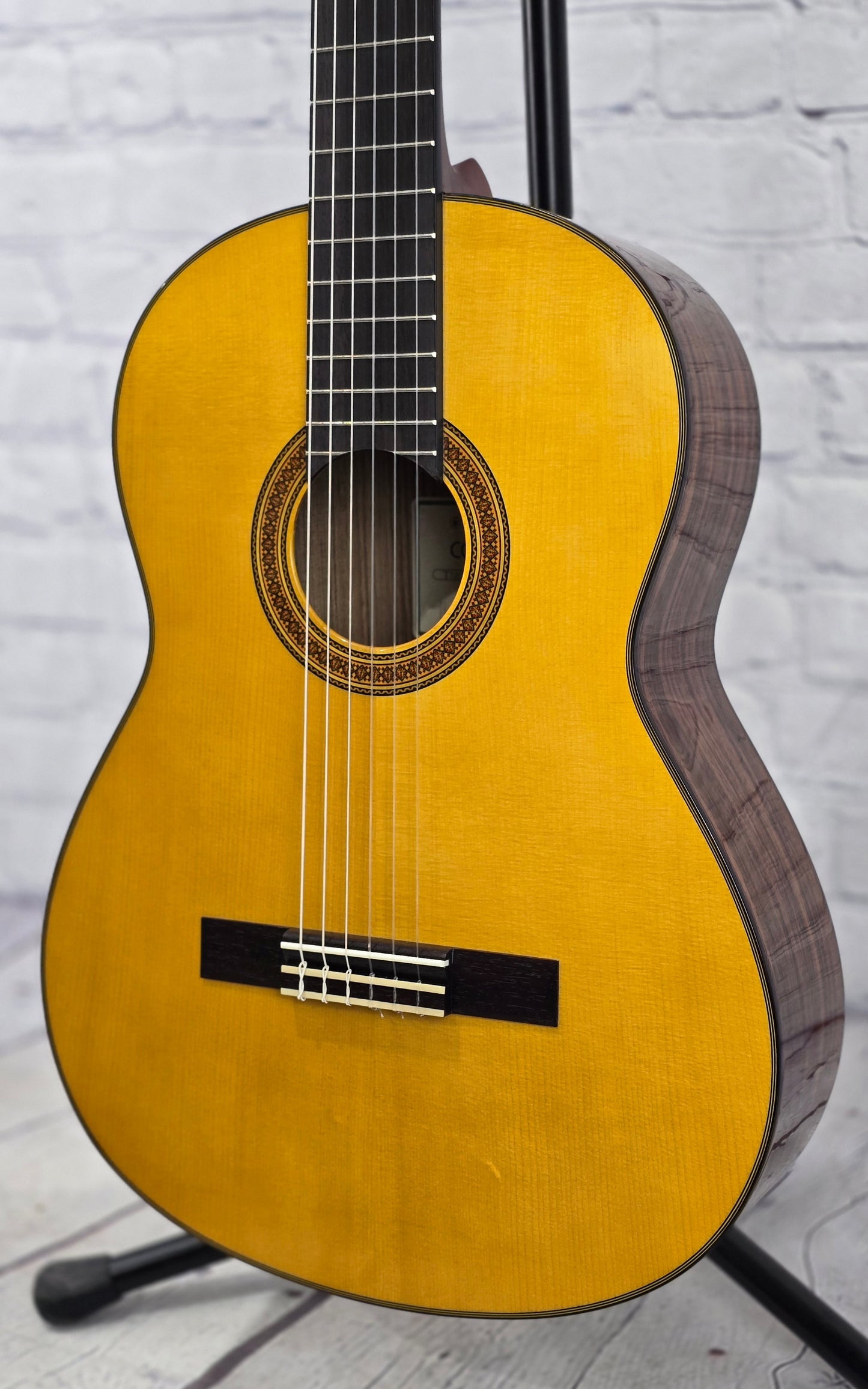 Yamaha CG-TA Classical TransAcoustic Series Acoustic Guitar Vintage Tint