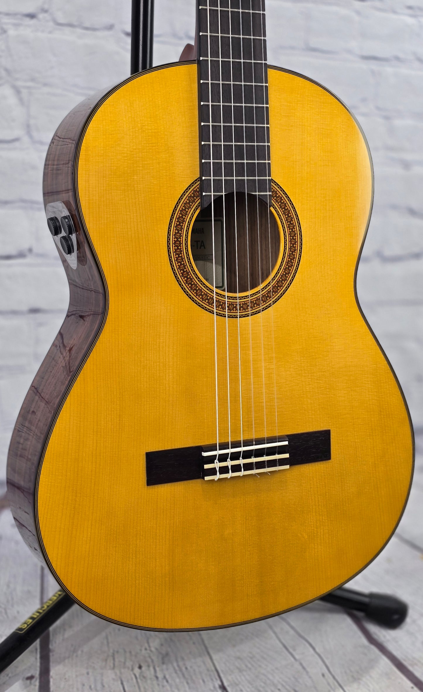 Yamaha CG-TA Classical TransAcoustic Series Acoustic Guitar Vintage Tint