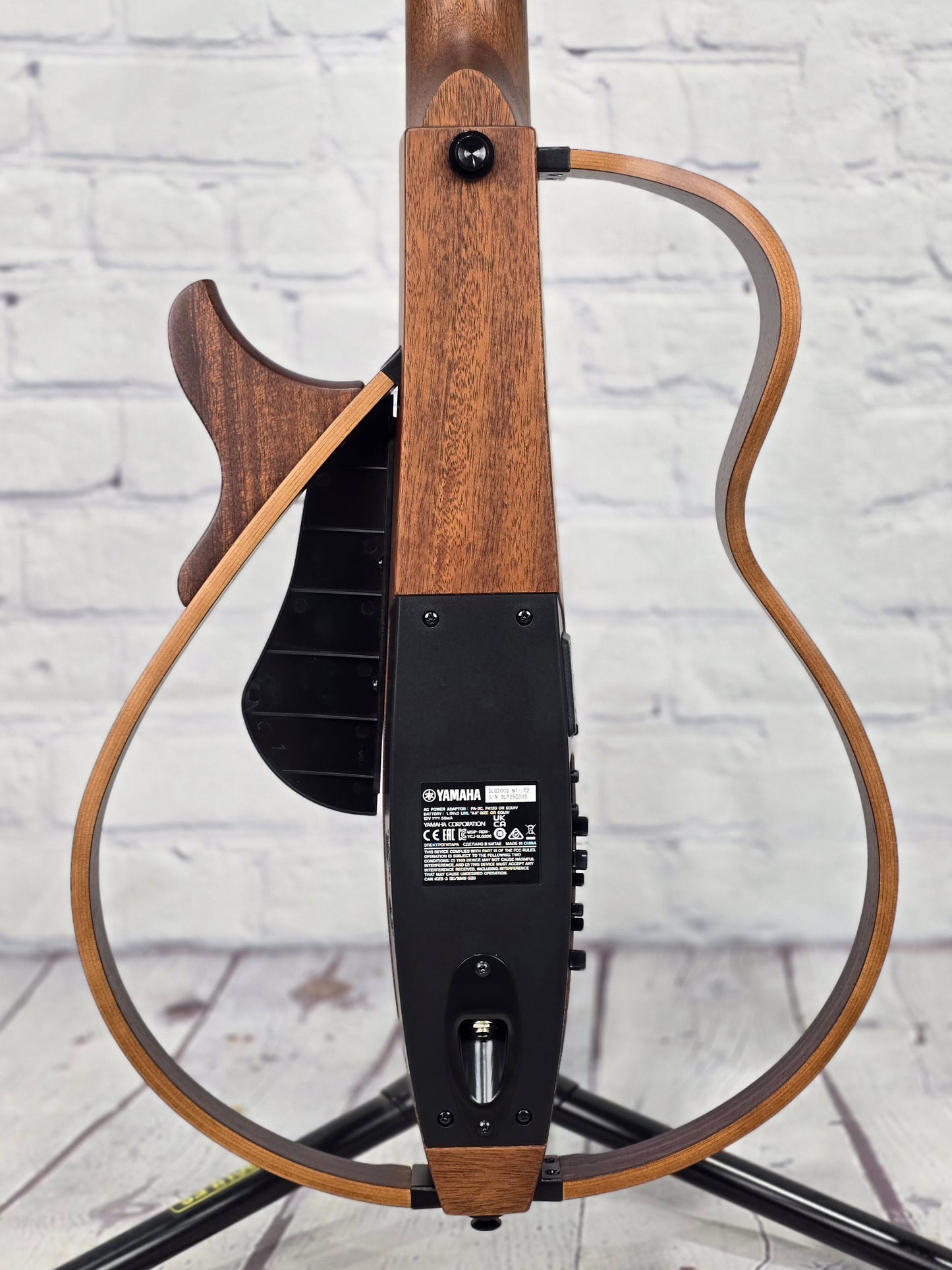 Yamaha Silent Guitar SLG200S NT 6 String Silent Acoustic Guitar Steel Strings Natural