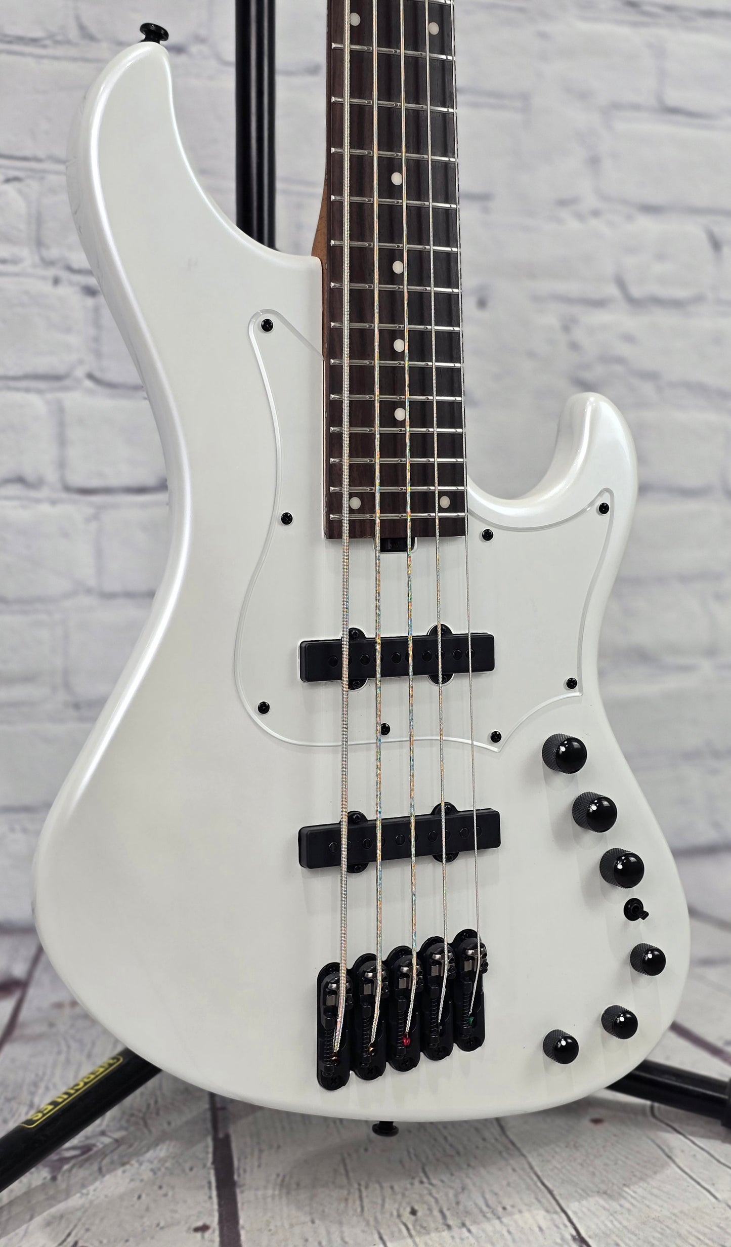 Ibanez Mode MDM1005 PW 5 String Bass Pearl White
