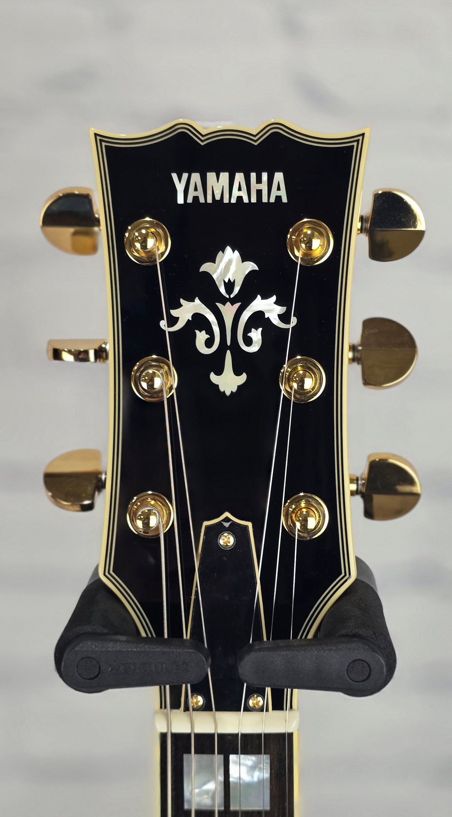 Yamaha Guitars SA2200 VS Japan Crafted Semi-Hollow 6 String Electric Guitar Violin Sunburst