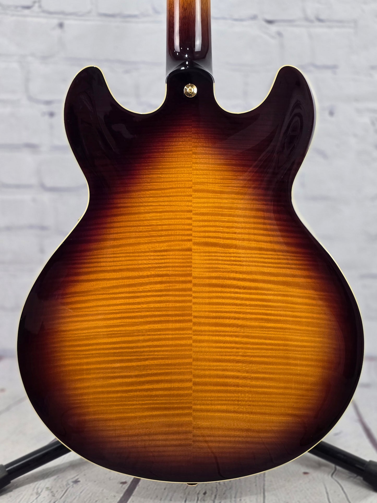 Yamaha Guitars SA2200 VS Japan Crafted Semi-Hollow 6 String Electric Guitar Violin Sunburst