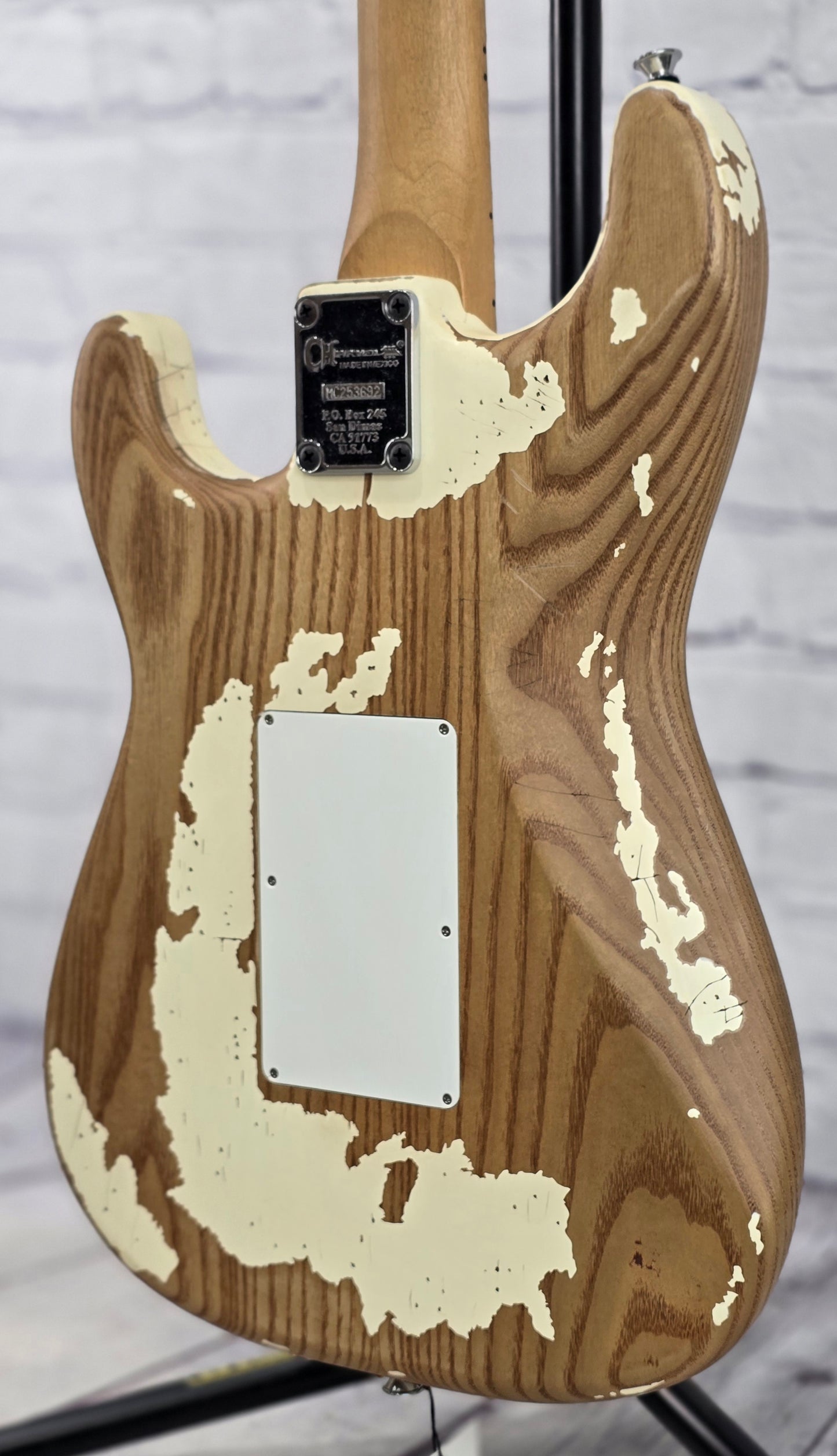 Charvel Guitars Henrik Danhage Limited Edition Signature Pro-Mod So-Cal Style 1 HS FR M White Relic