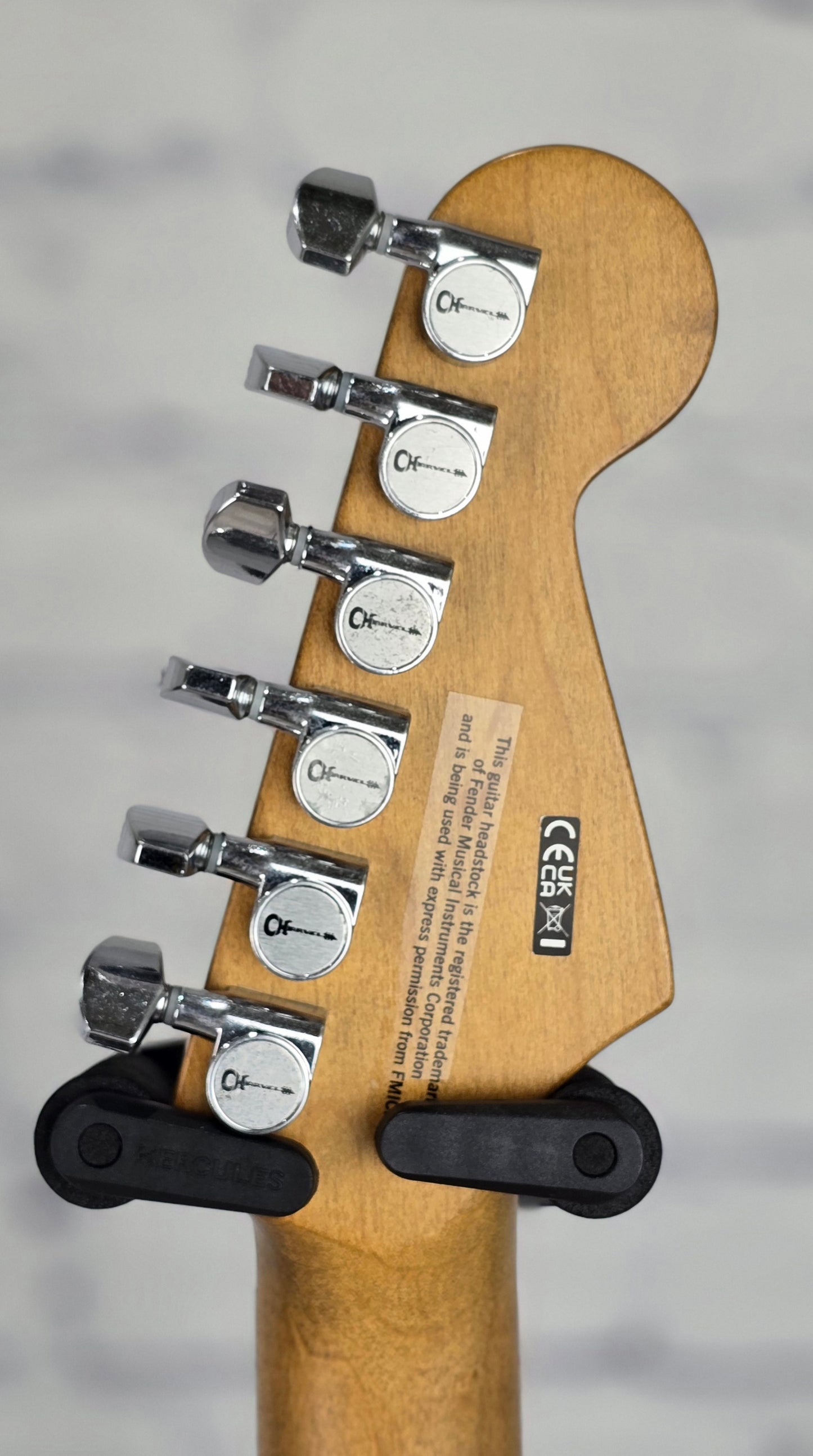 Charvel Guitars Henrik Danhage Limited Edition Signature Pro-Mod So-Cal Style 1 HS FR M White Relic