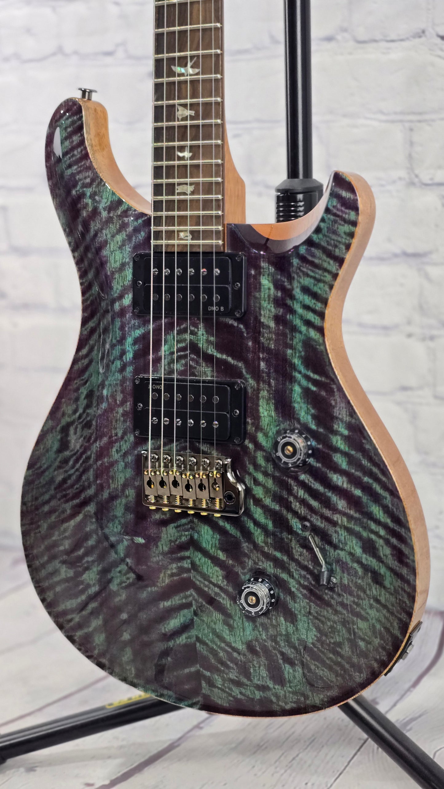 Paul Reed Smith PRS Guitars Custom 24 Limited Mango 6 String Electric Guitar Violet