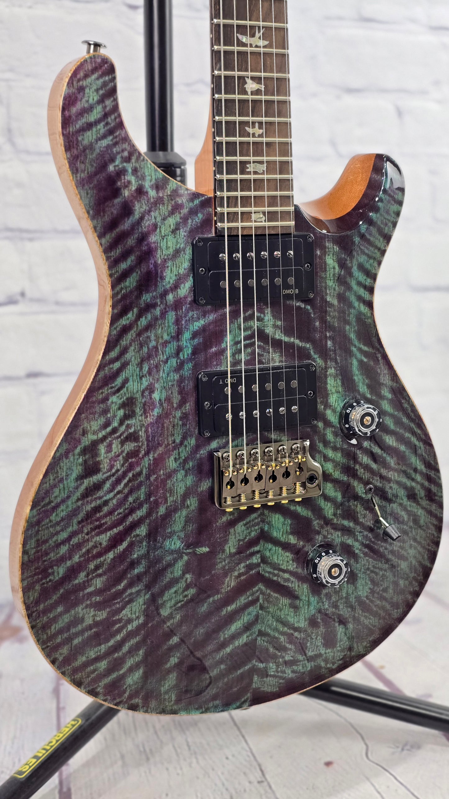 Paul Reed Smith PRS Guitars Custom 24 Limited Mango 6 String Electric Guitar Violet