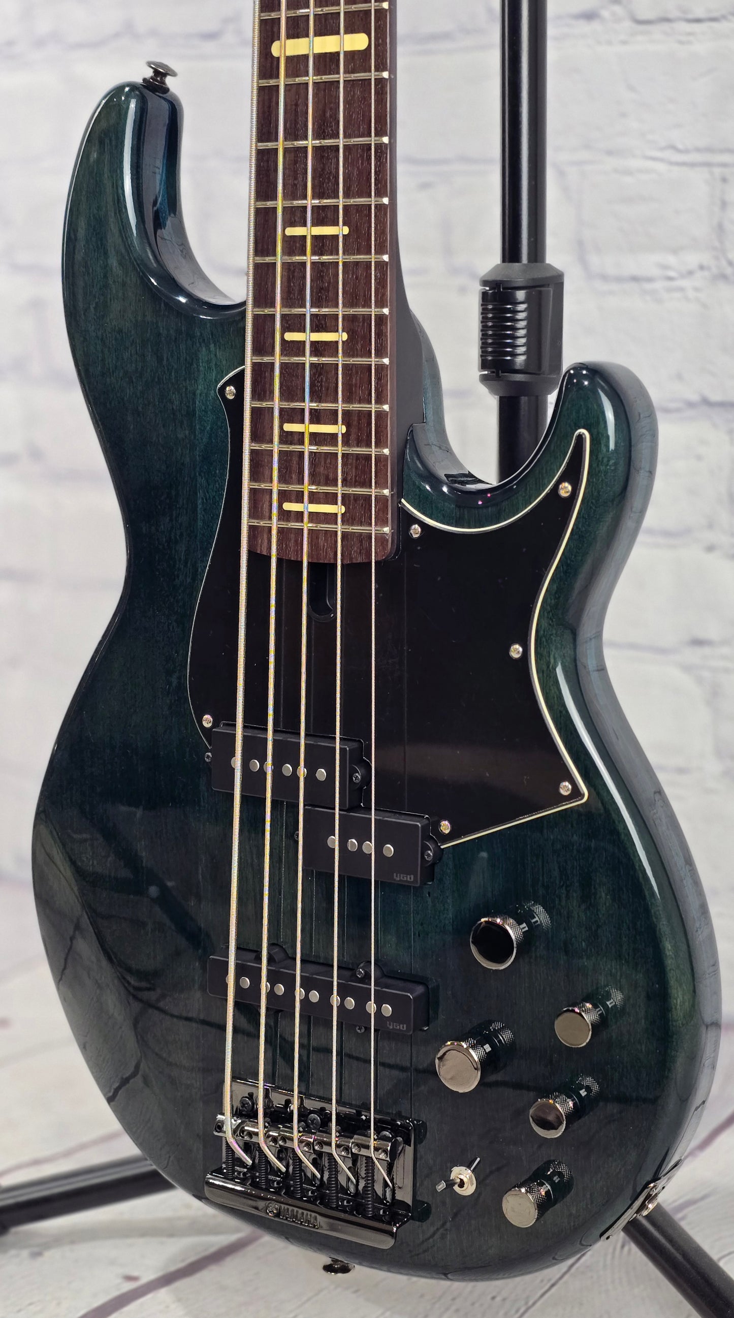 Yamaha BB735A IBL Electric 5 String Bass Indigo Blue