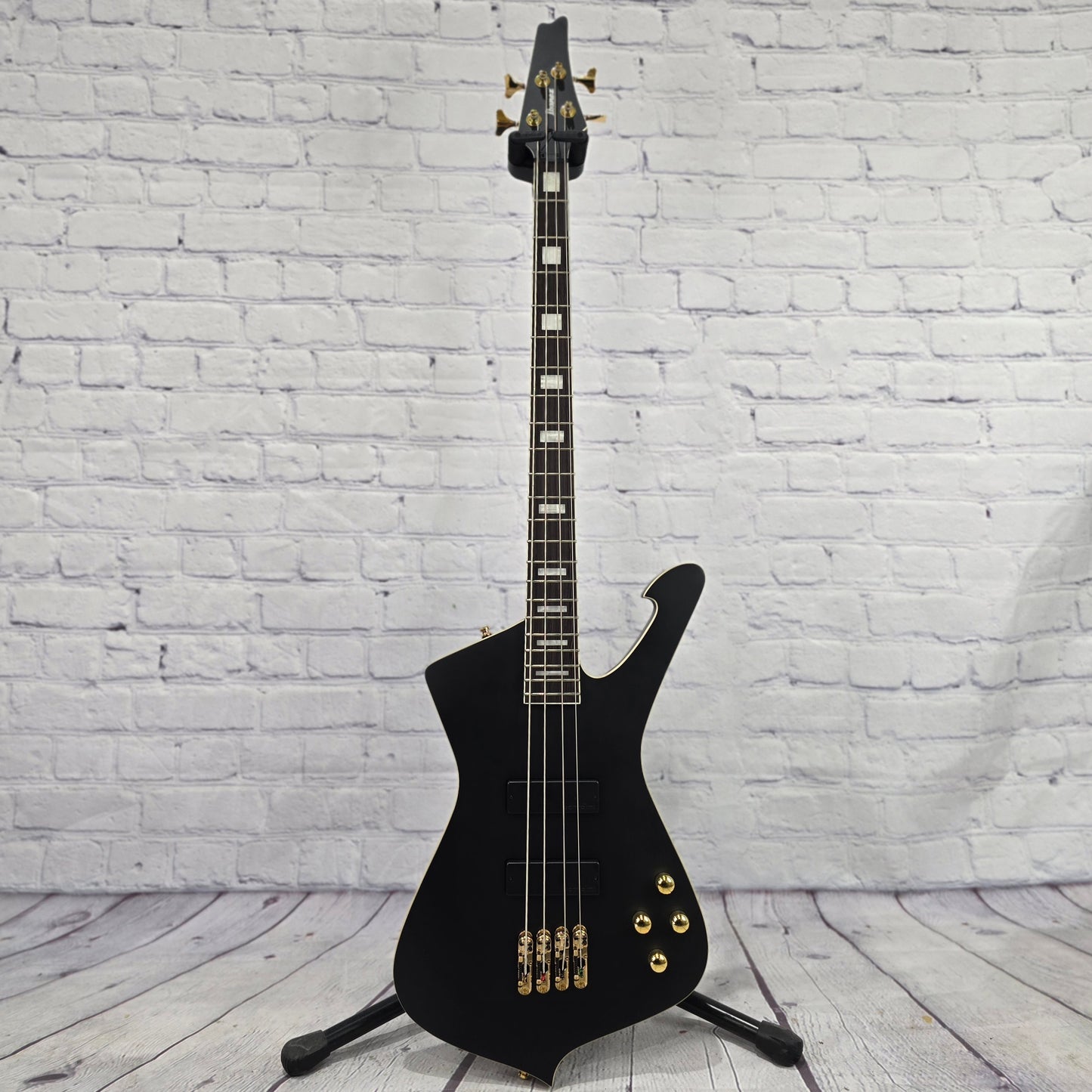 Ibanez Iceman Standard ICB620 BKP 4 String Bass Black Flat