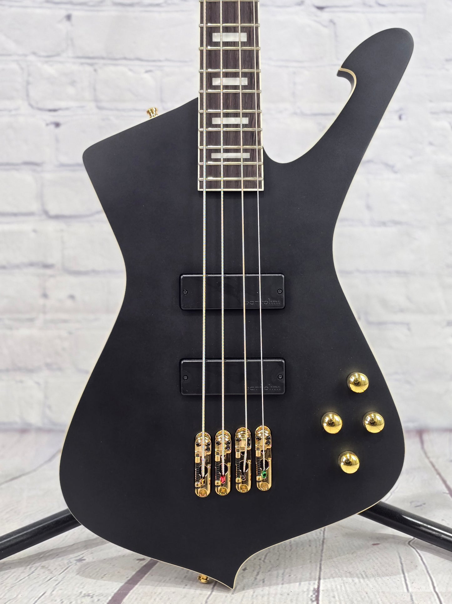 Ibanez Iceman Standard ICB620 BKP 4 String Bass Black Flat
