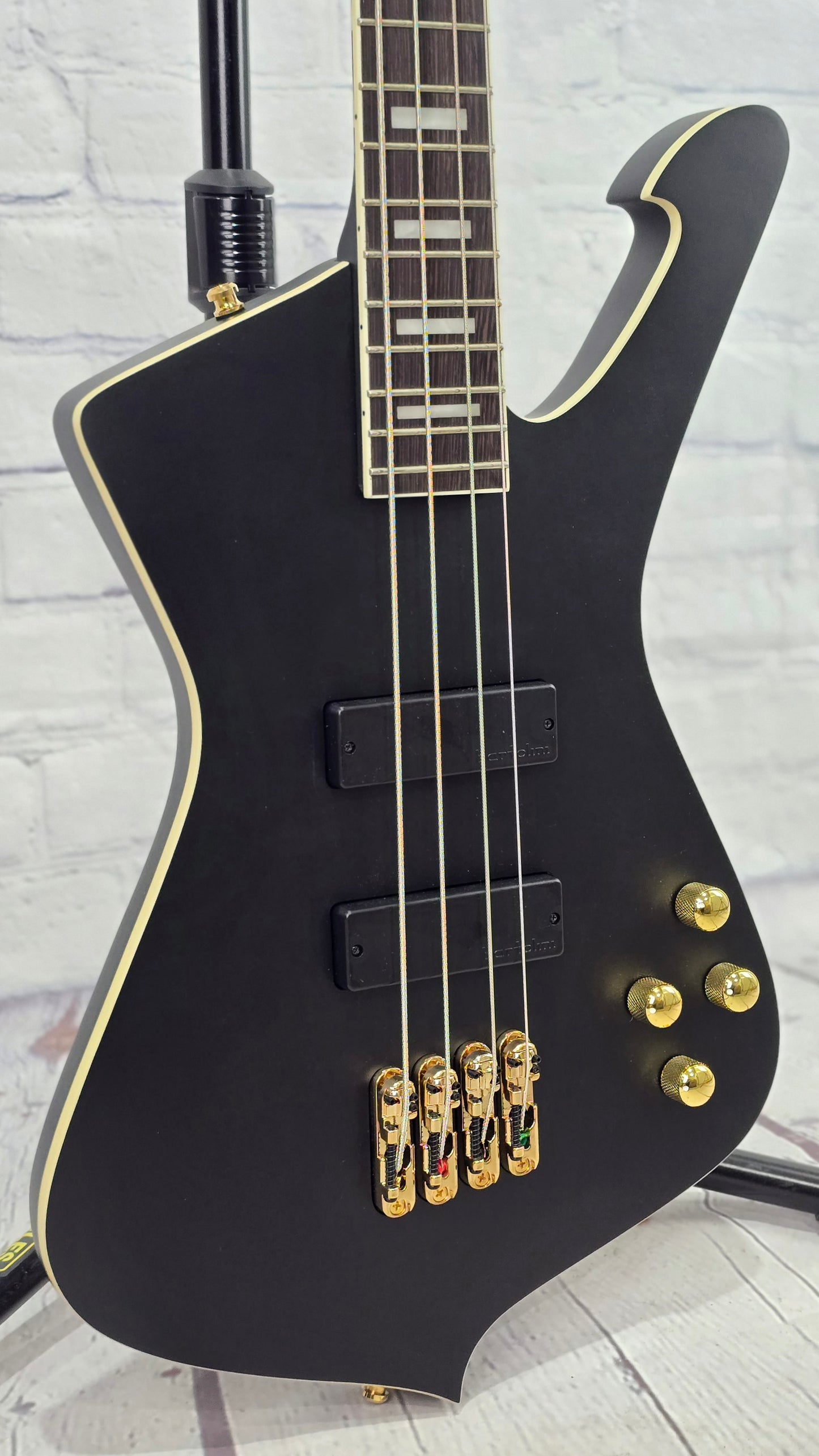 Ibanez Iceman Standard ICB620 BKP 4 String Bass Black Flat
