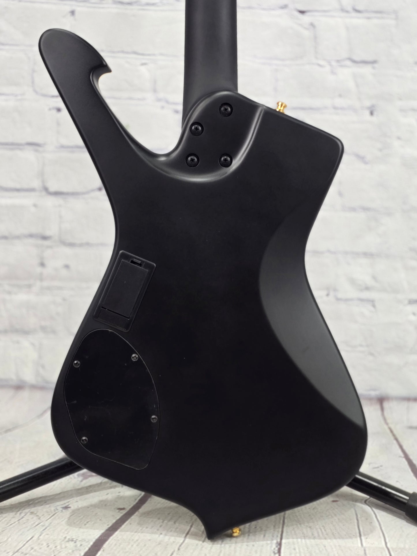 Ibanez Iceman Standard ICB620 BKP 4 String Bass Black Flat