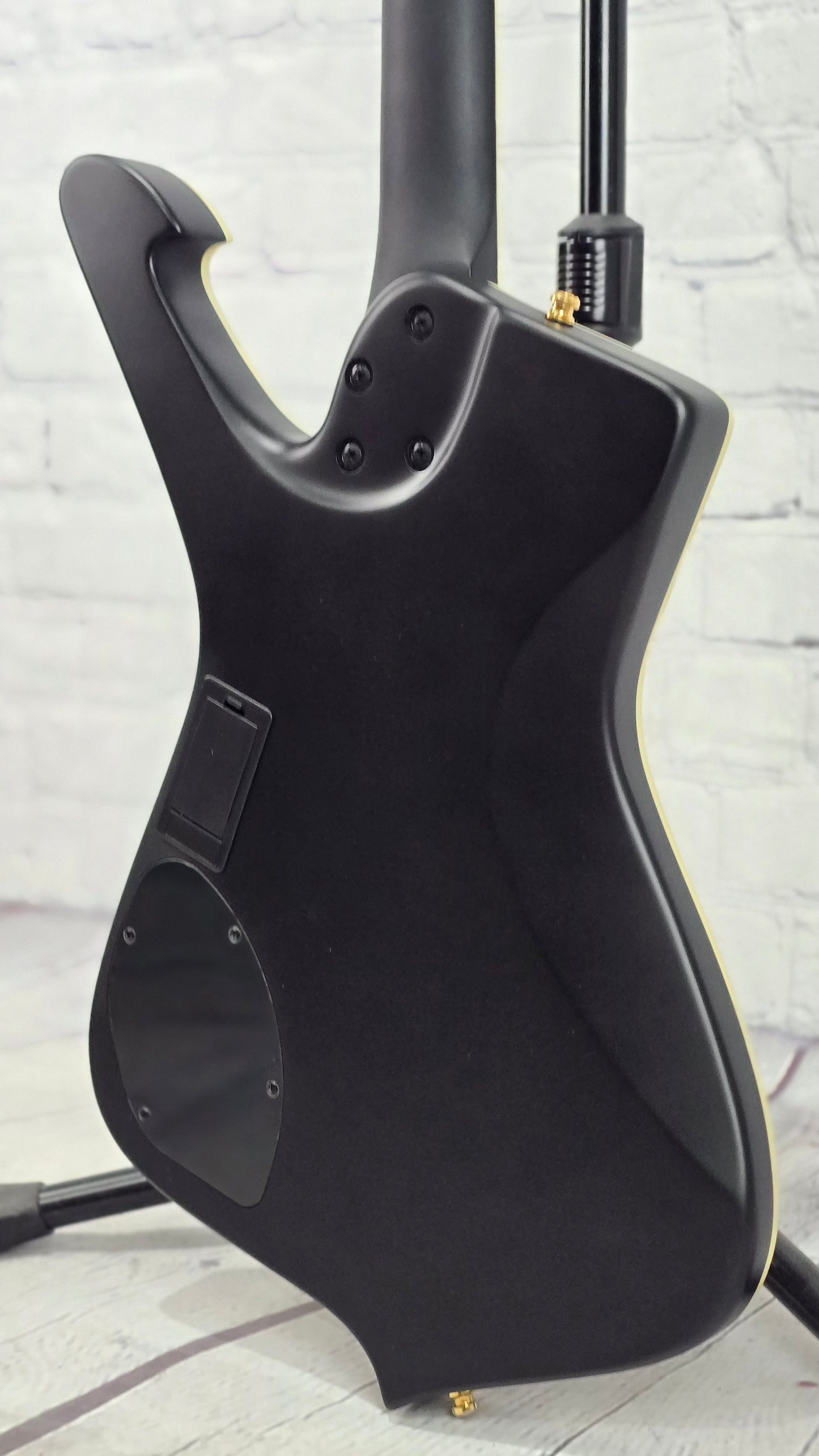 Ibanez Iceman Standard ICB620 BKP 4 String Bass Black Flat