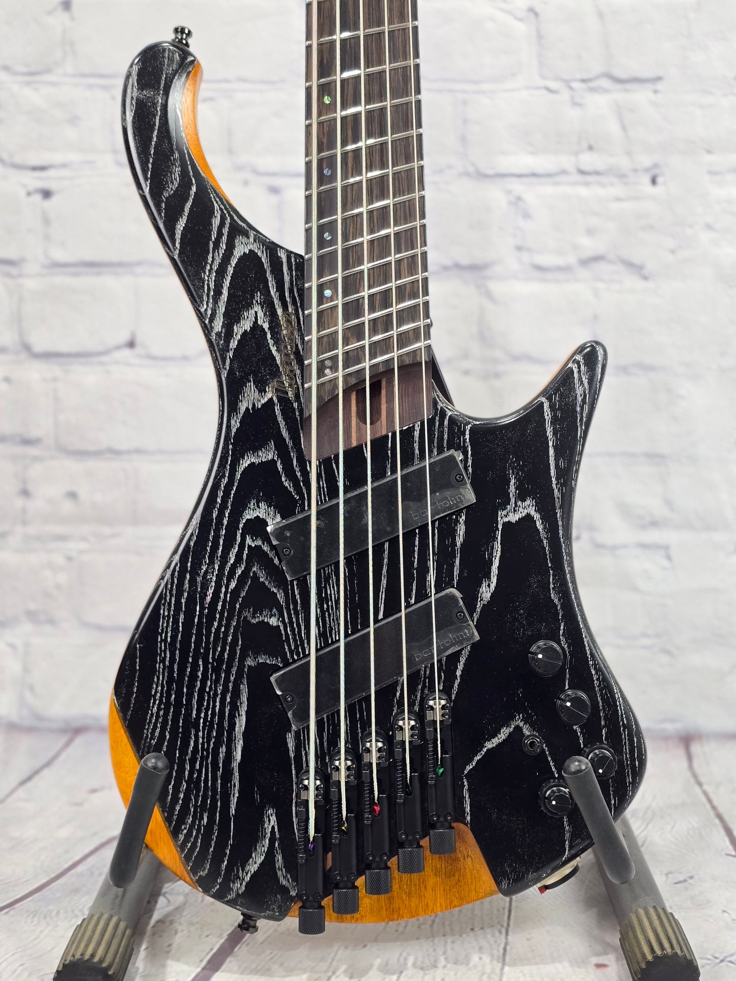 Ibanez Bass Workshop EHB1135MS SKL 5 String Multiscale Bass Silver Wave Black Low Gloss