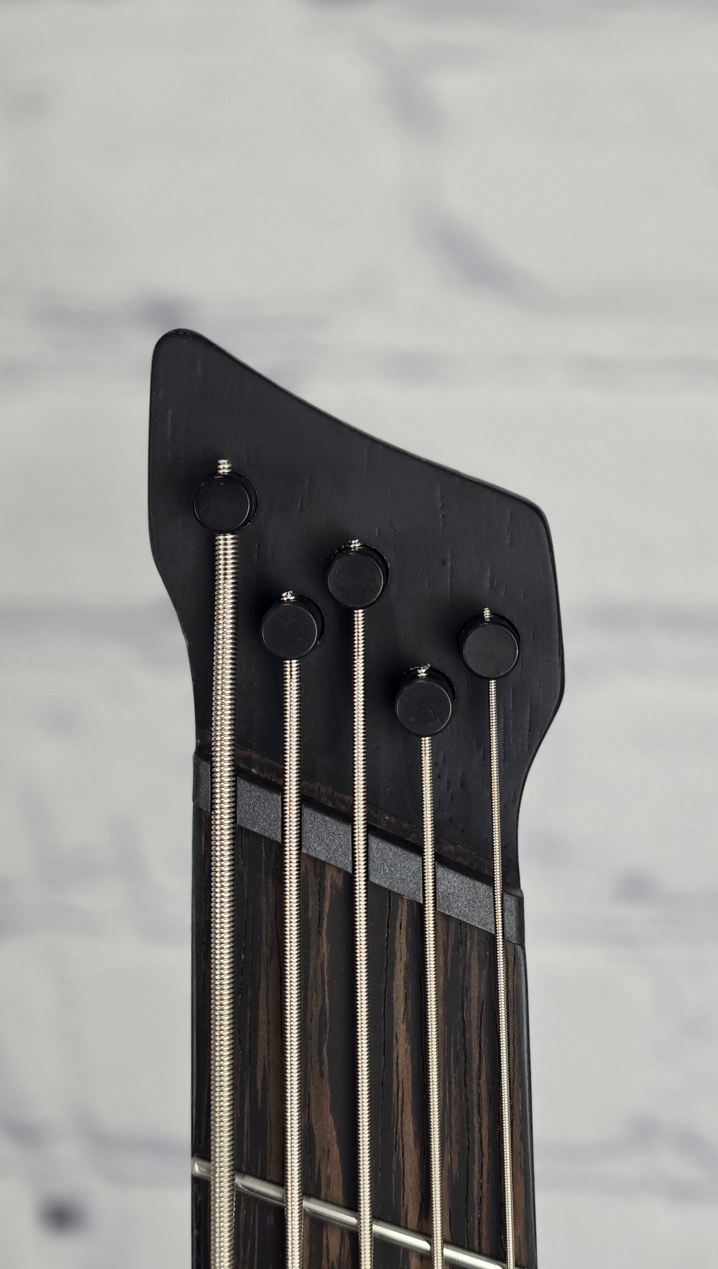 Ibanez Bass Workshop EHB1135MS SKL 5 String Multiscale Bass Silver Wave Black Low Gloss