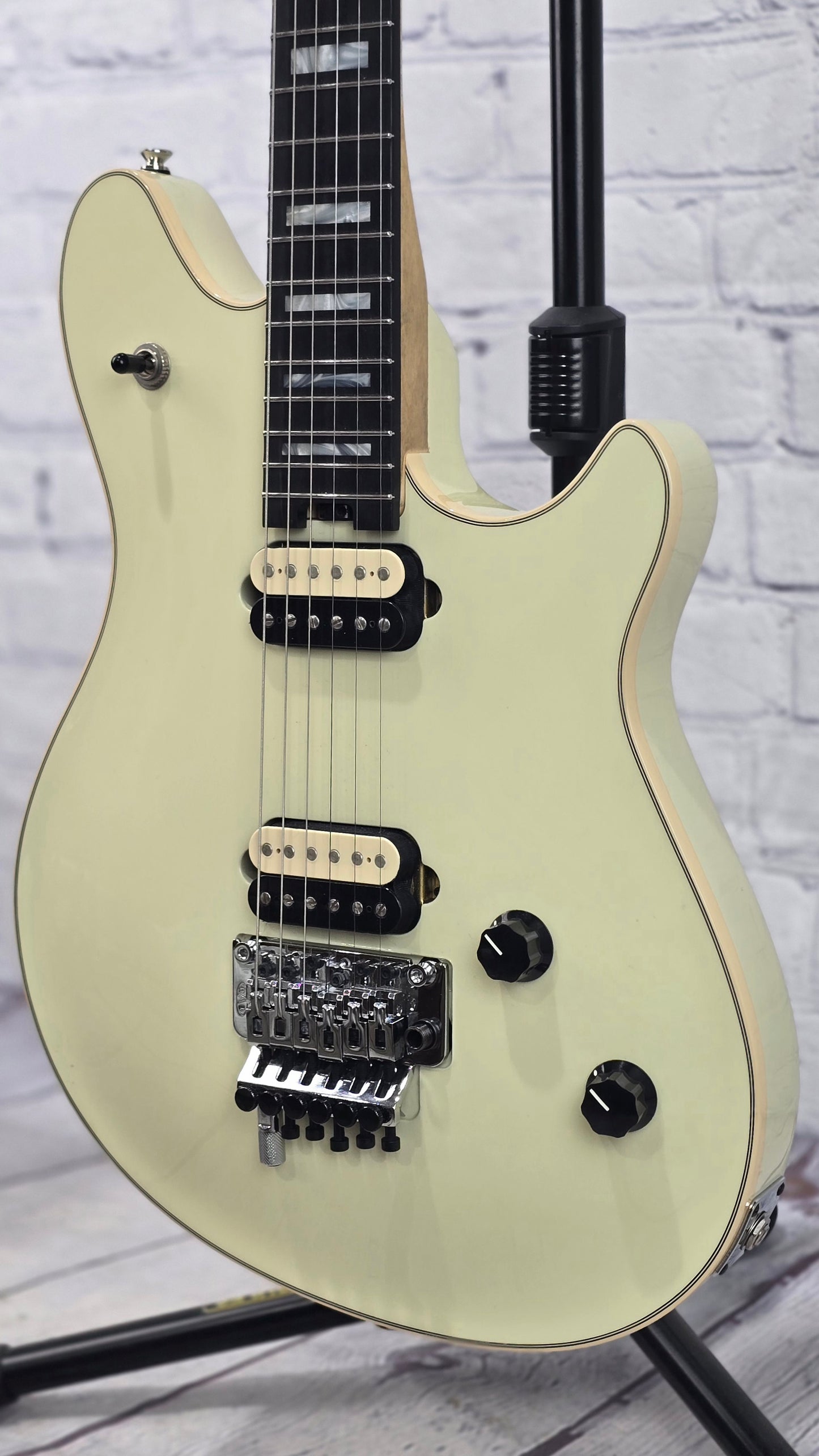 USED EVH Guitars Wolfgang USA 6 String Electric Guitar Gloss Ivory