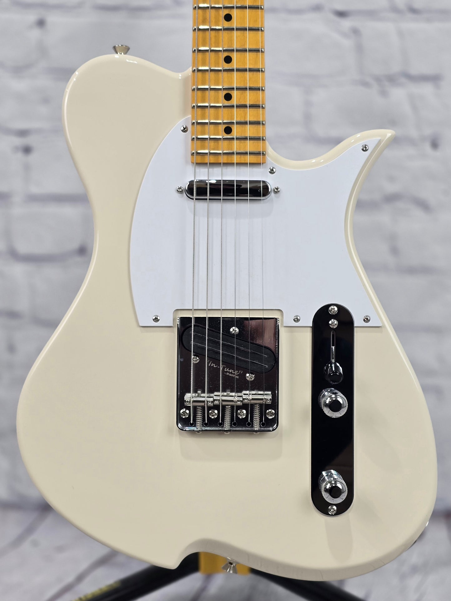 USED Vola Vasti MC 6 String Electric Guitar Vintage White