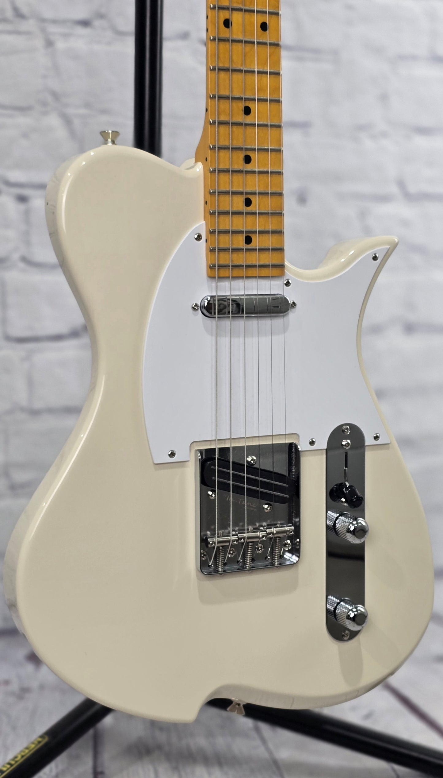 USED Vola Vasti MC 6 String Electric Guitar Vintage White