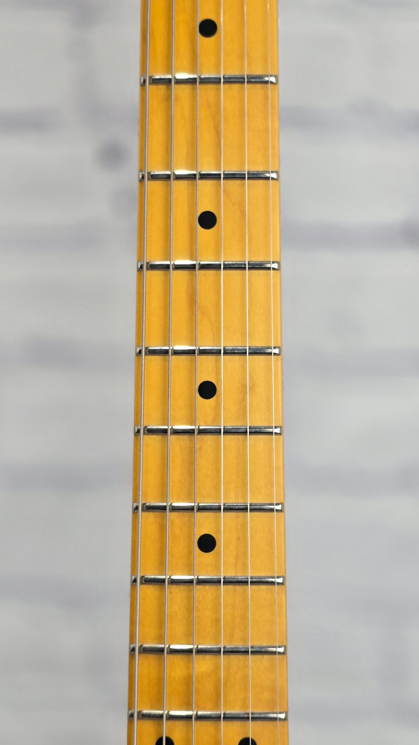 USED Vola Vasti MC 6 String Electric Guitar Vintage White