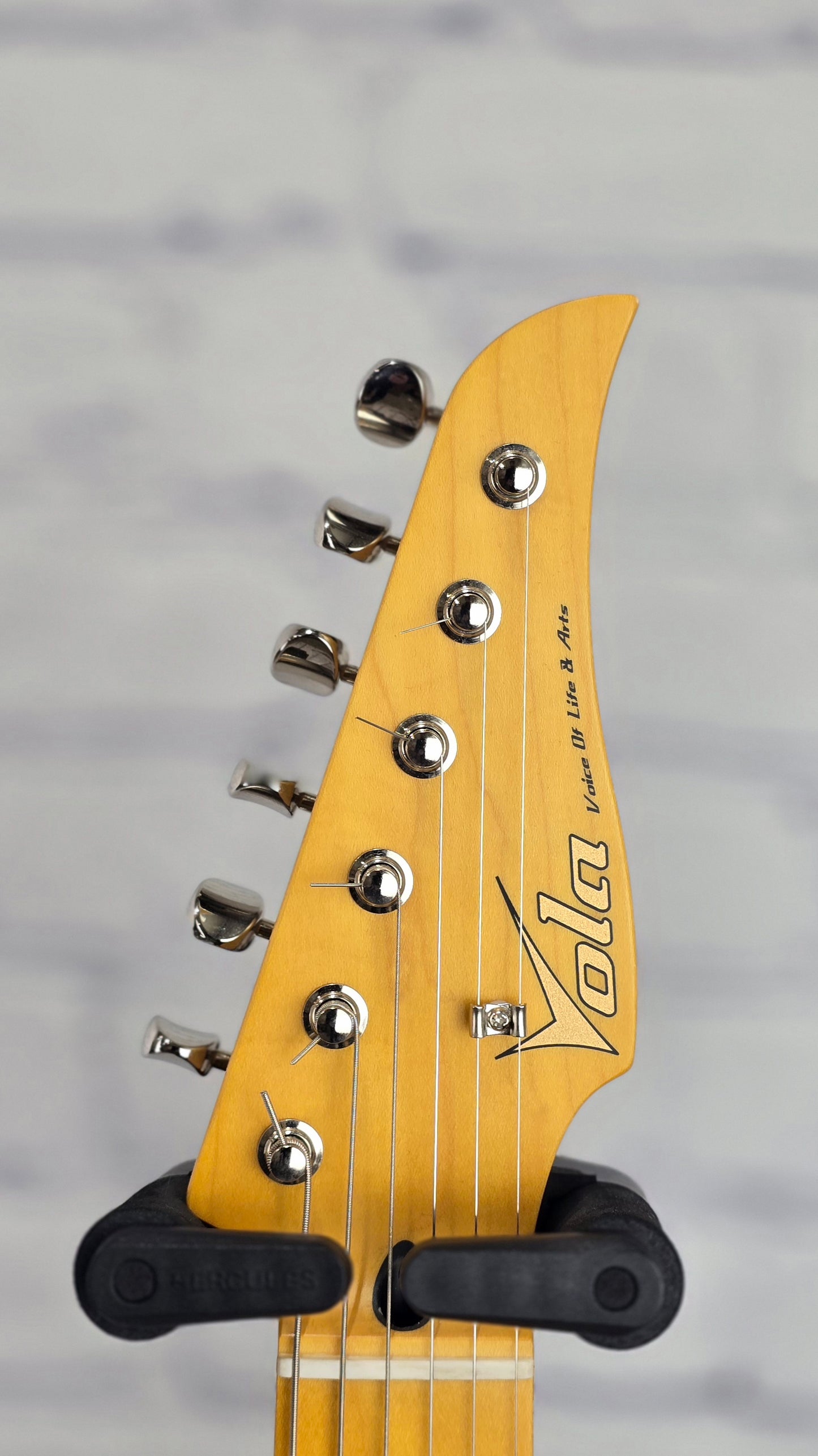 USED Vola Vasti MC 6 String Electric Guitar Vintage White