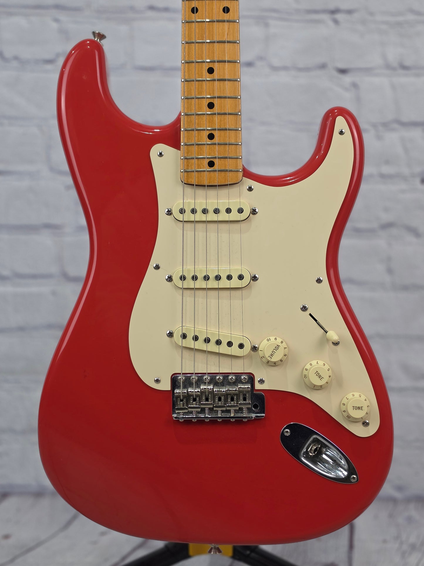 USED Fender Custom Shop 1956 Stratocaster Relic 6 String Electric Guitar Closet Classic Fiesta Red