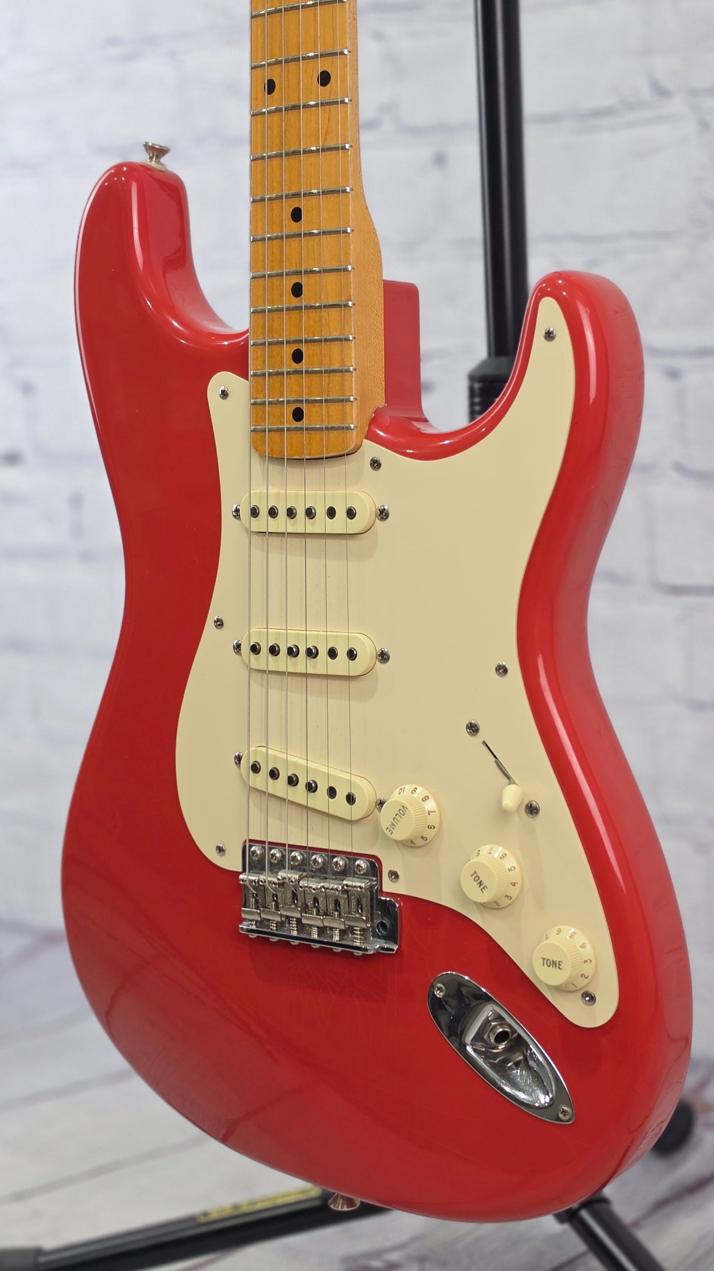 USED Fender Custom Shop 1956 Stratocaster Relic 6 String Electric Guitar Closet Classic Fiesta Red
