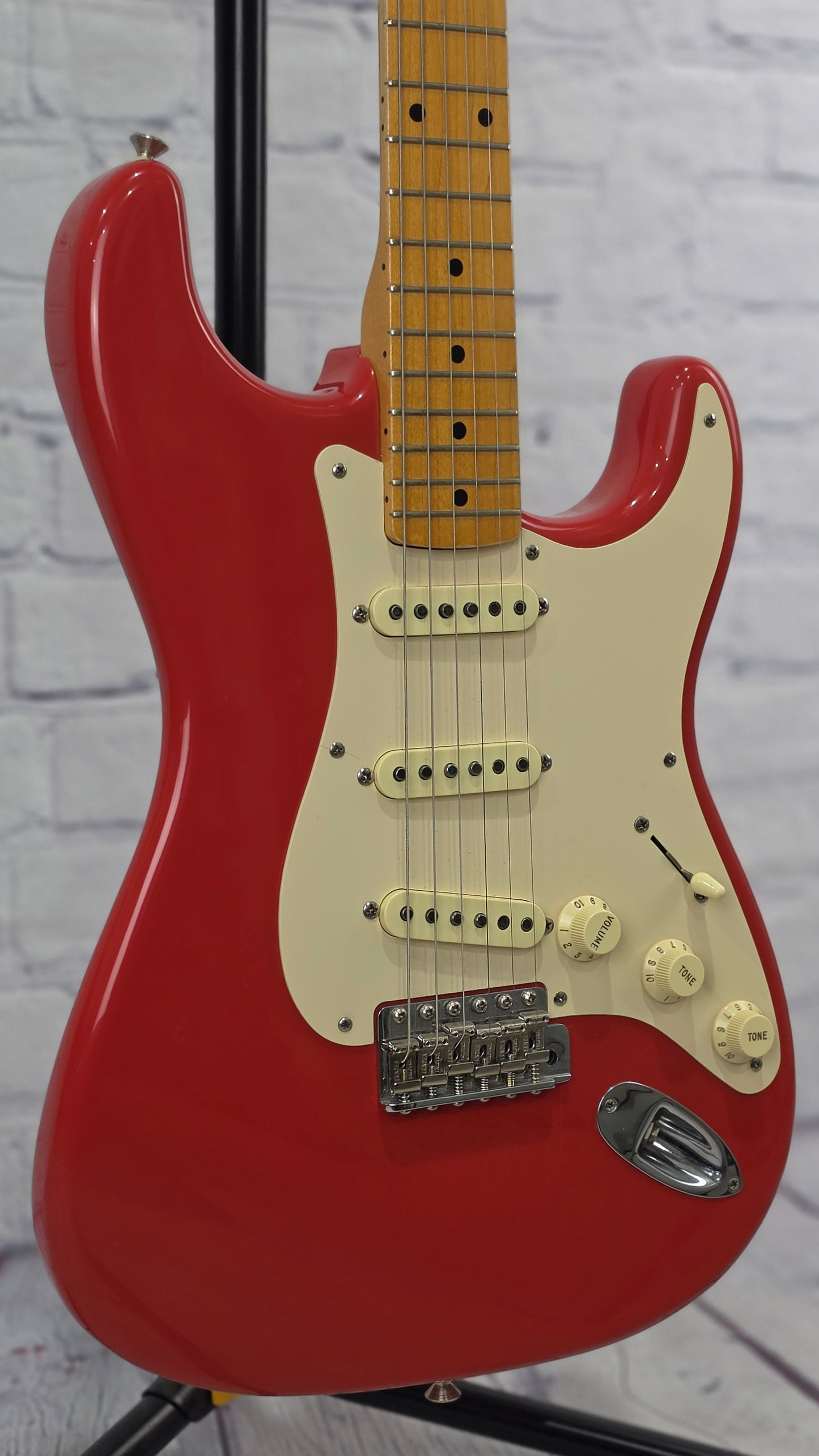 USED Fender Custom Shop 1956 Stratocaster Relic 6 String Electric Guitar Closet Classic Fiesta Red