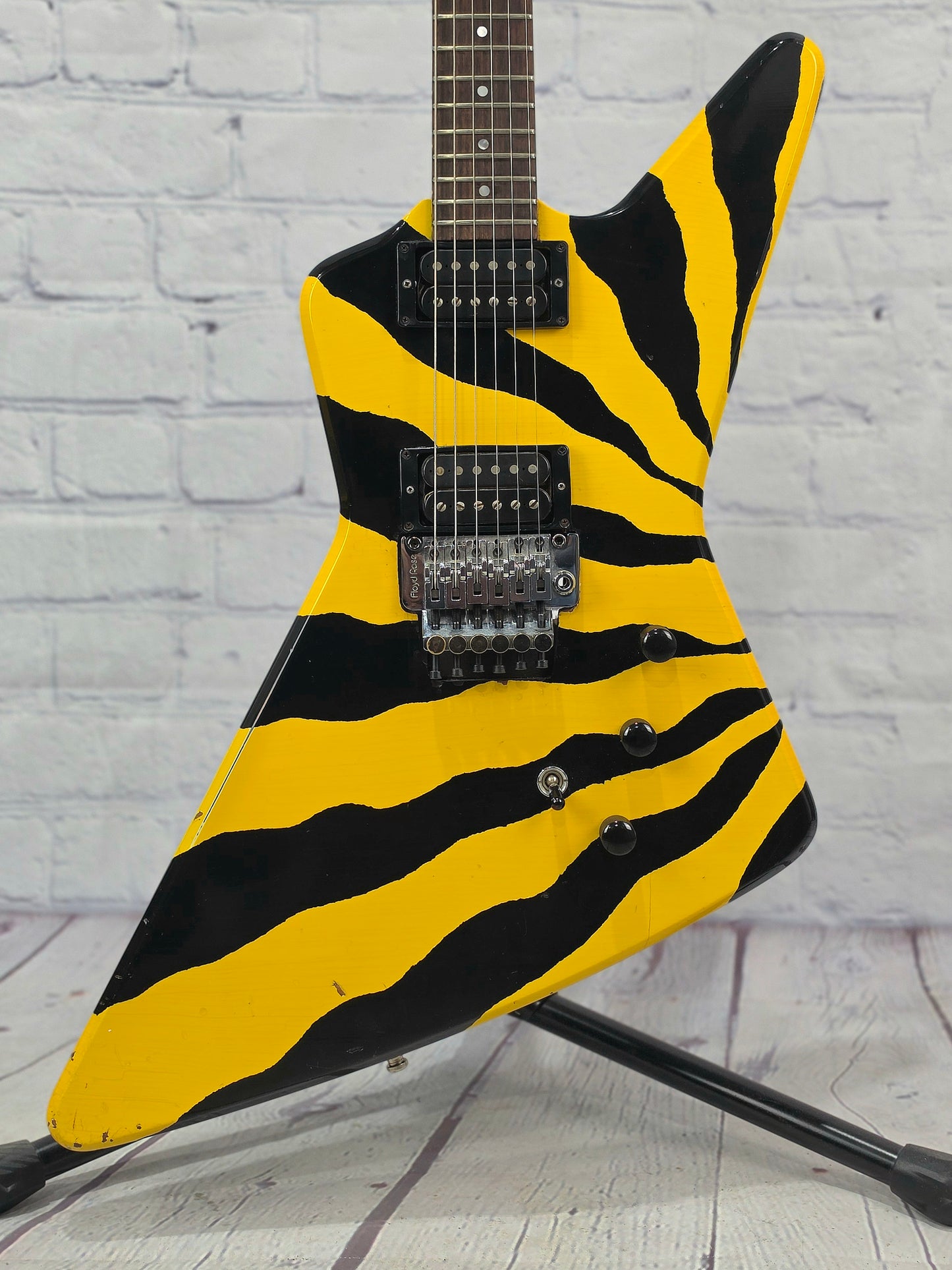 USED Hamer USA Blitz Custom Mick Mars 6 String Electric Guitar Yellow and Black Tiger Stripes 1984