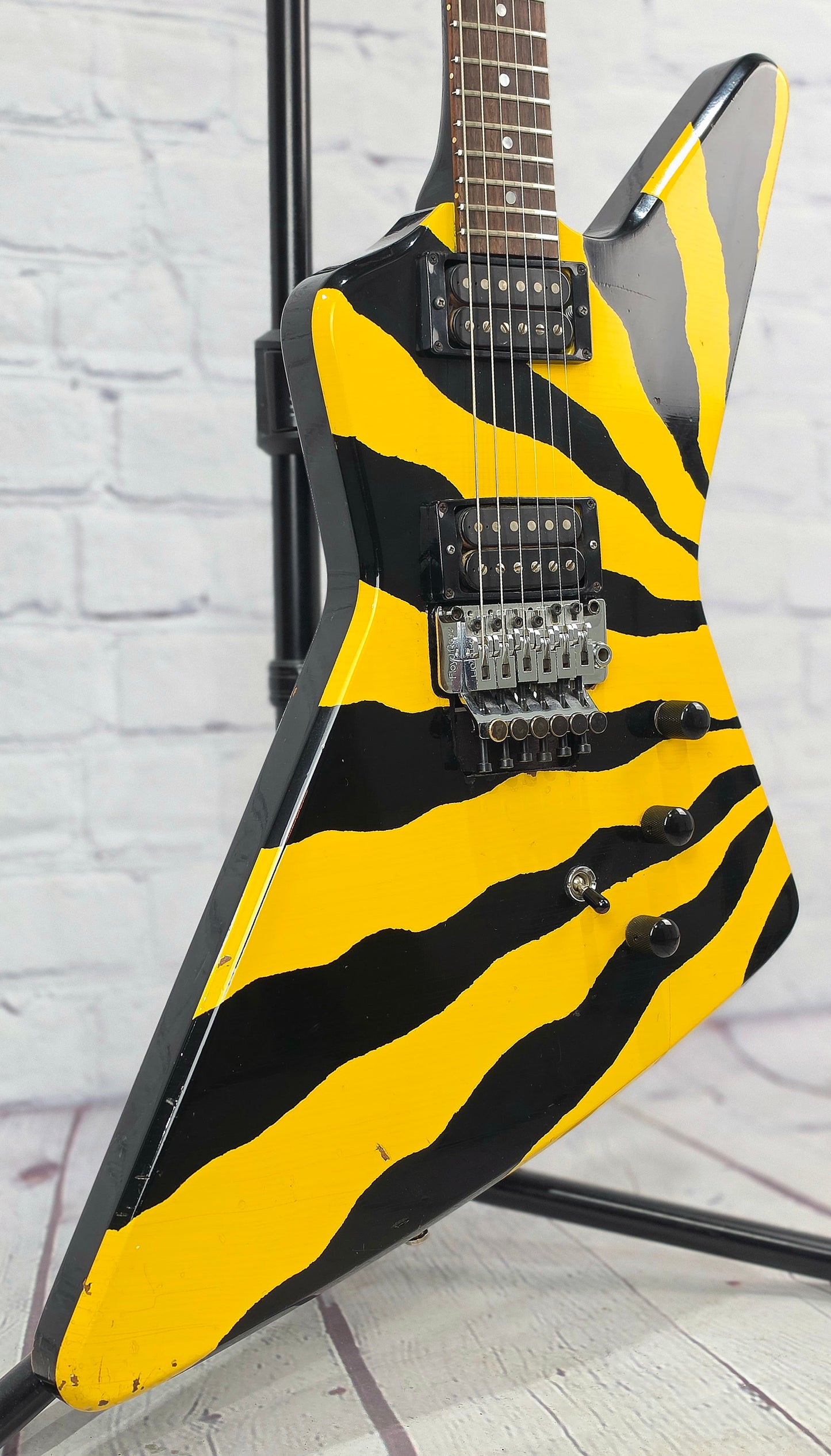 USED Hamer USA Blitz Custom Mick Mars 6 String Electric Guitar Yellow and Black Tiger Stripes 1984