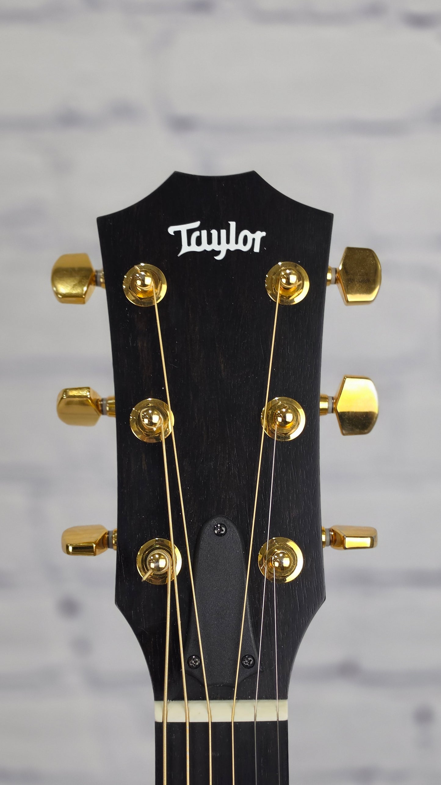 USED Taylor Guitars Sunset Blvd 214CE DLX SEB 6 String Acoustic Guitar Shaded Edgeburst